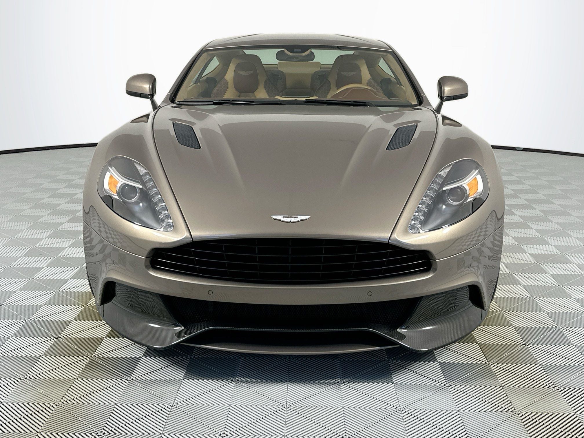 2016 Aston Martin Vanquish Base