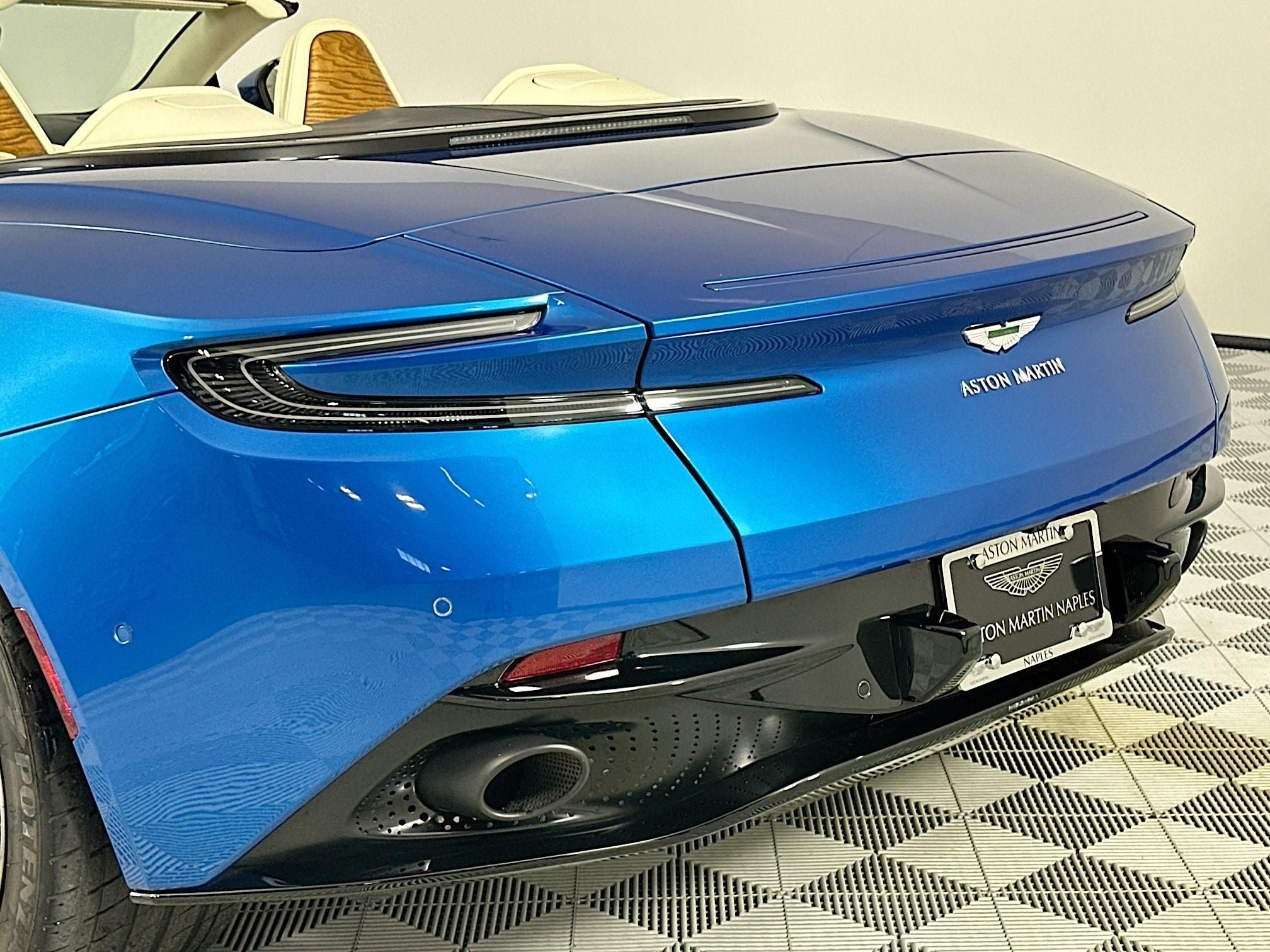 2019 Aston Martin DB11 Volante
