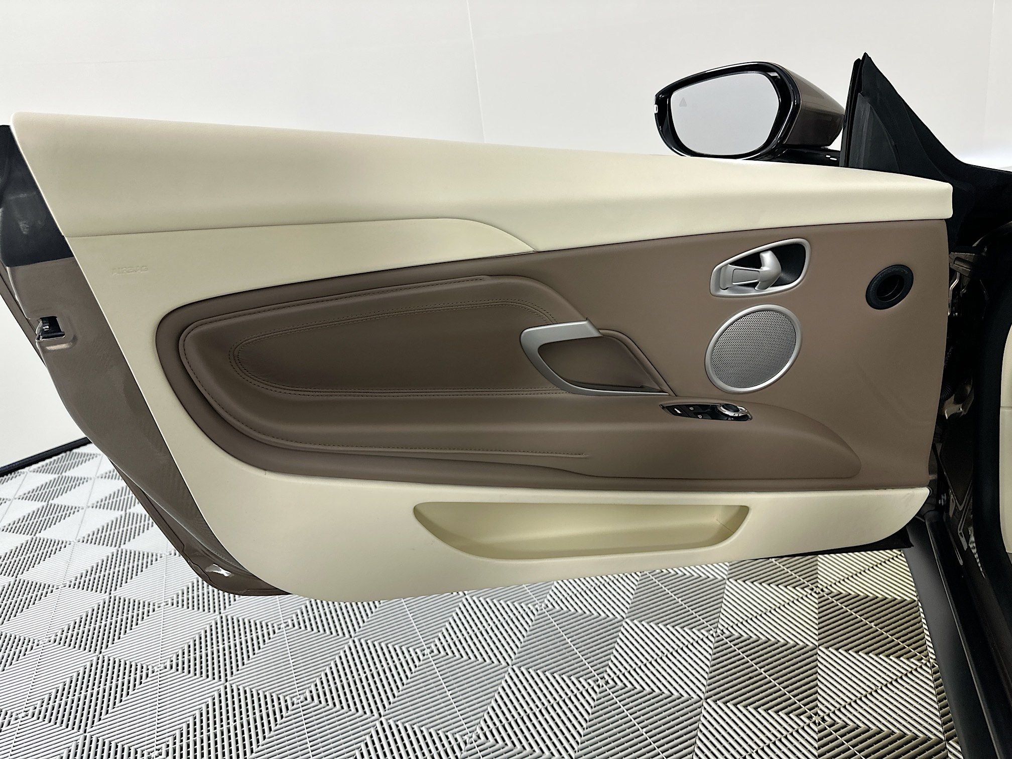 2019 Aston Martin DB11 Volante