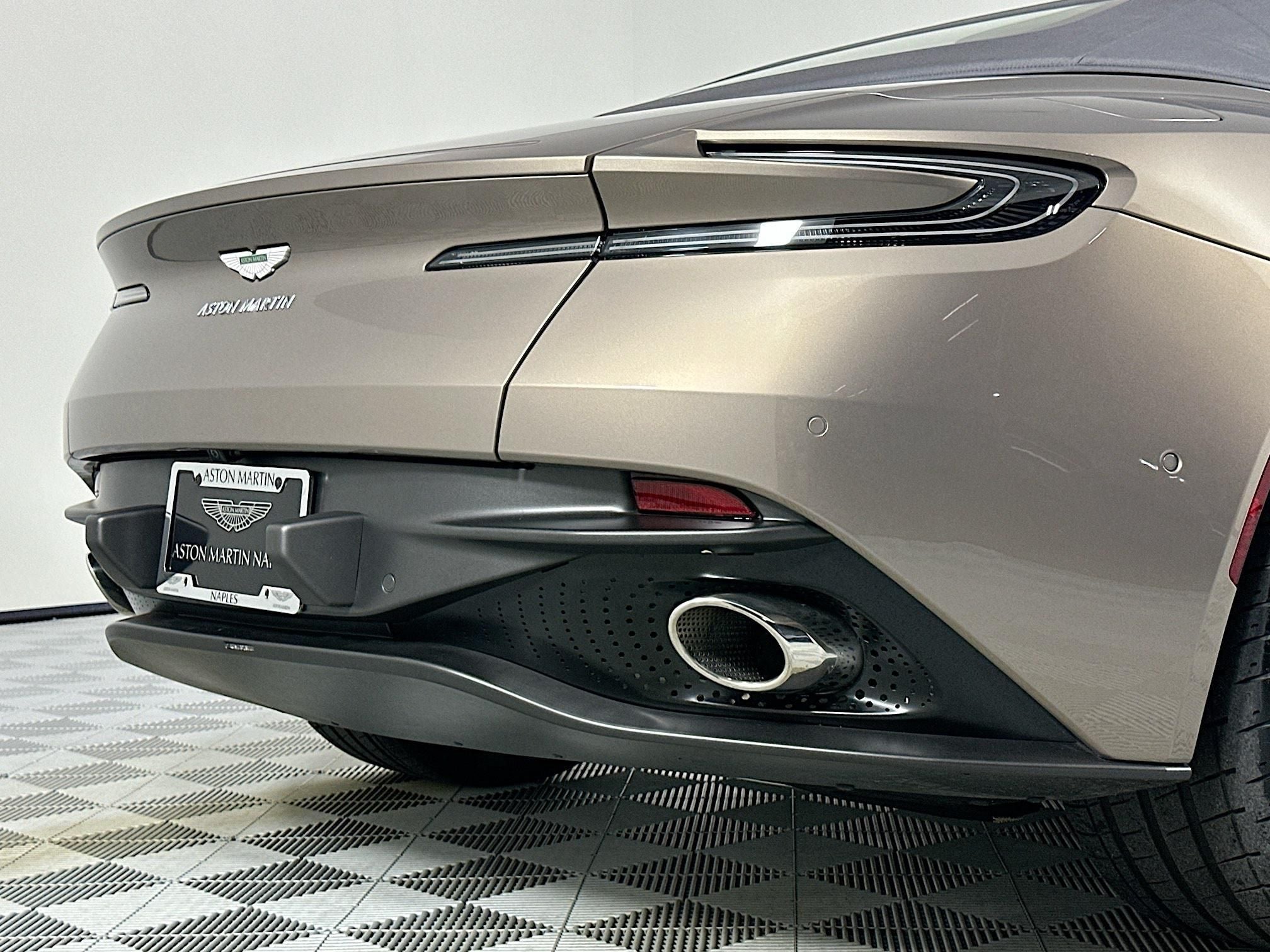 2019 Aston Martin DB11 Volante