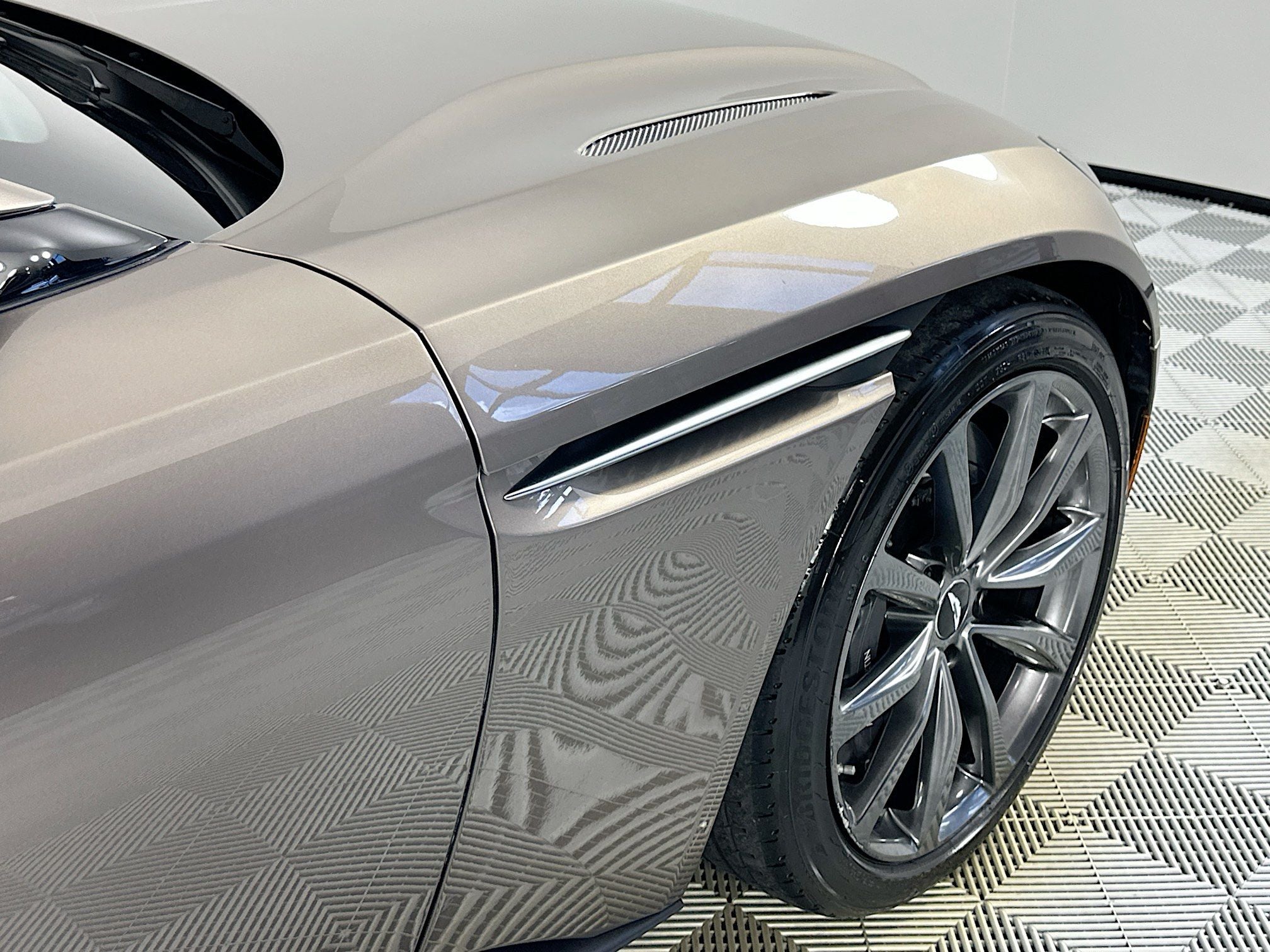 2019 Aston Martin DB11 Volante