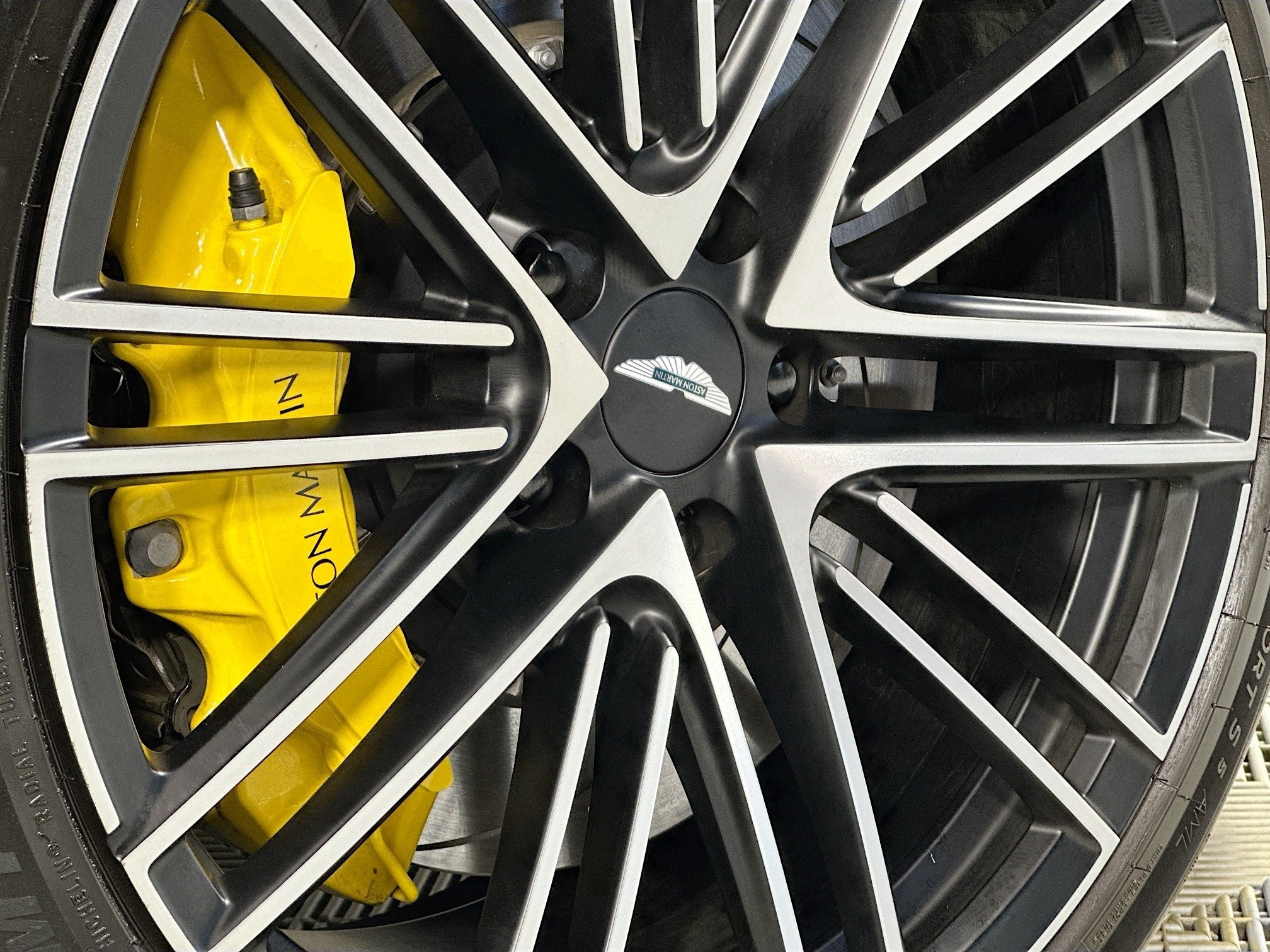 2024 Aston Martin DB12 Base