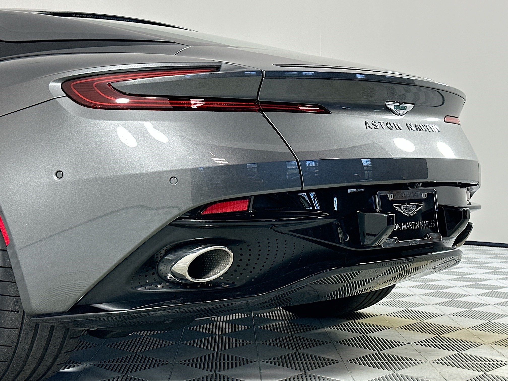 2024 Aston Martin DB12 Base