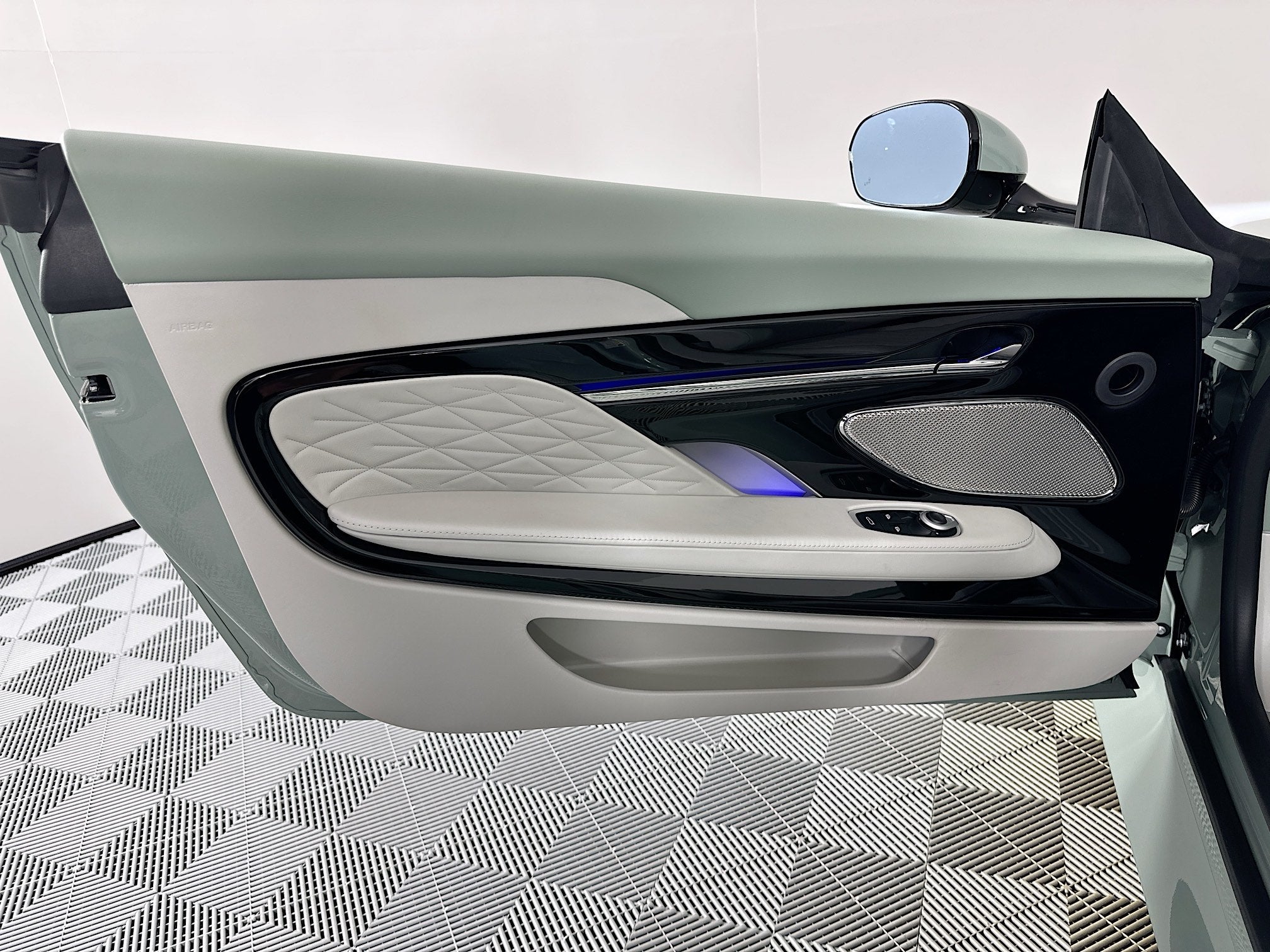 2026 Aston Martin DB12 Volante