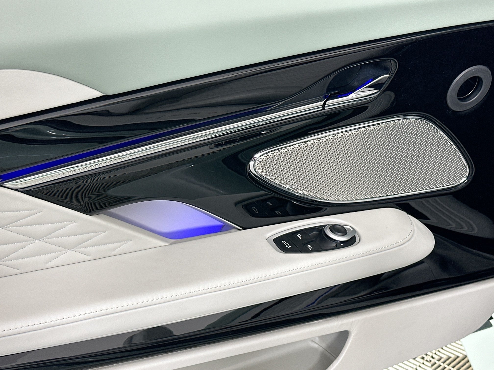 2026 Aston Martin DB12 Volante