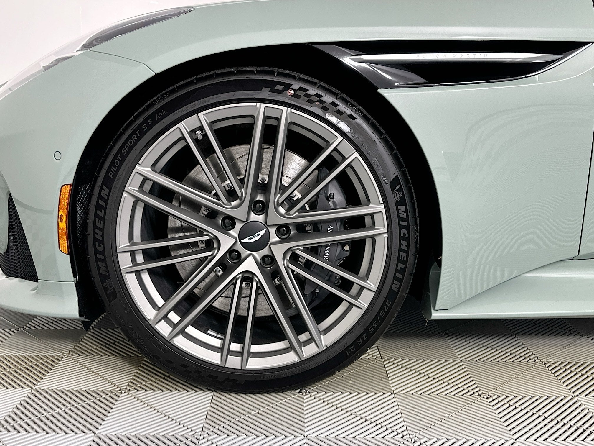 2026 Aston Martin DB12 Volante