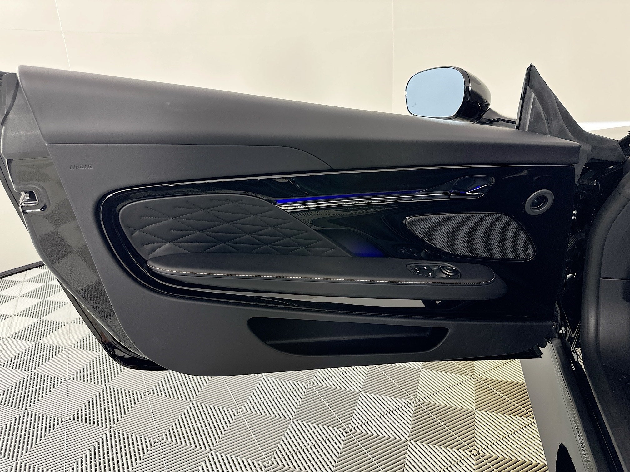 2026 Aston Martin DB12 Volante