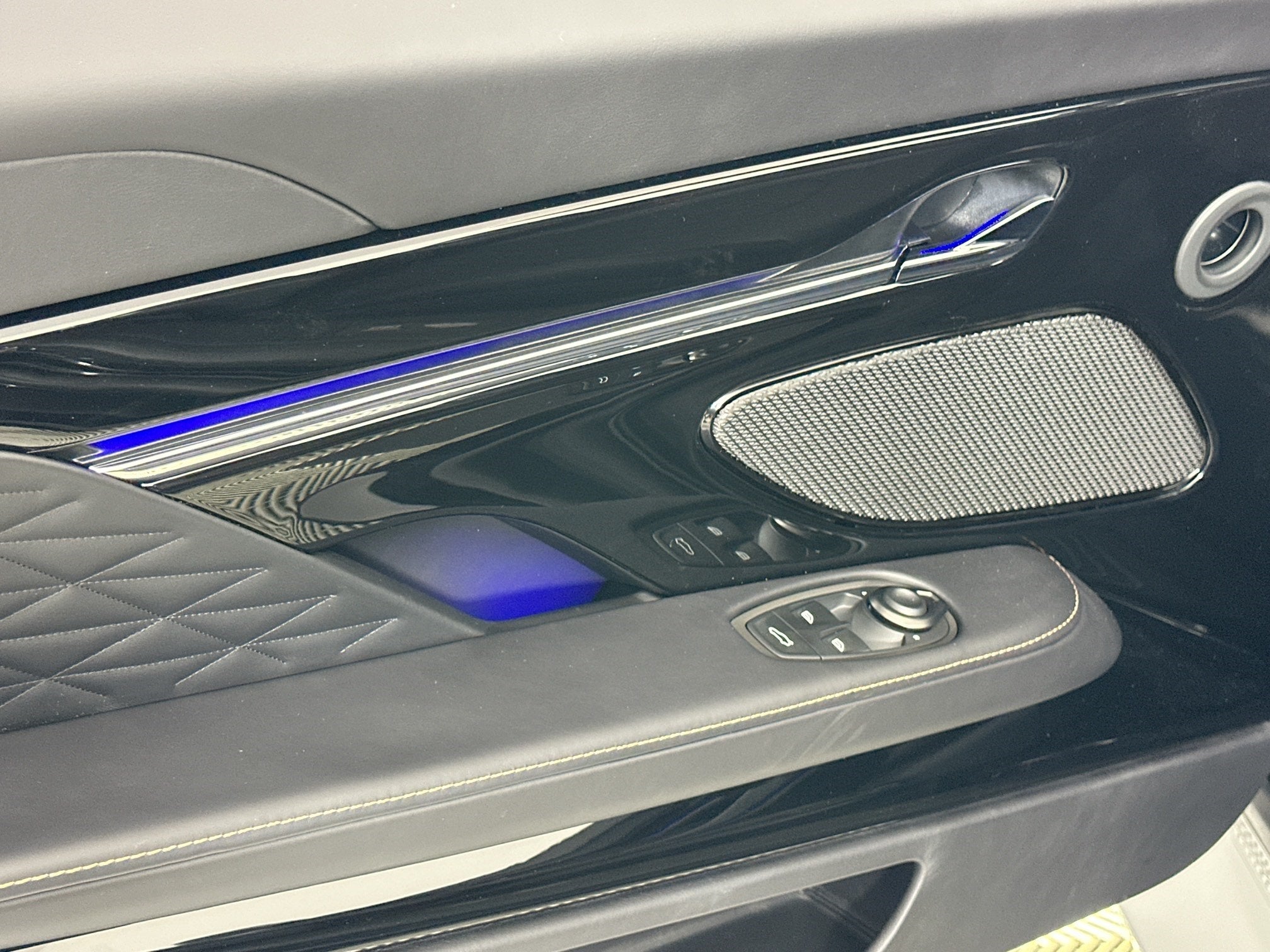 2026 Aston Martin DB12 Volante