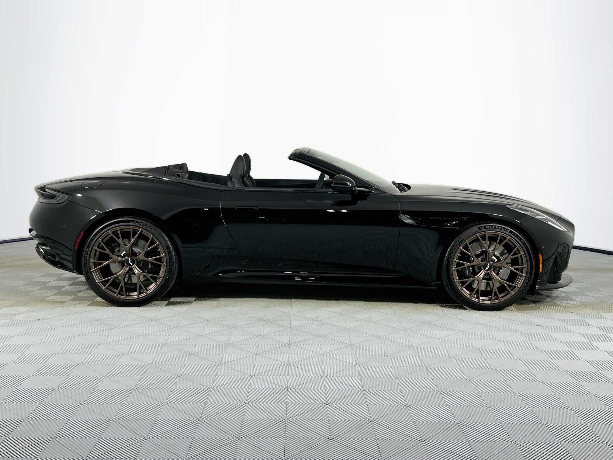 2026 Aston Martin DB12 Volante