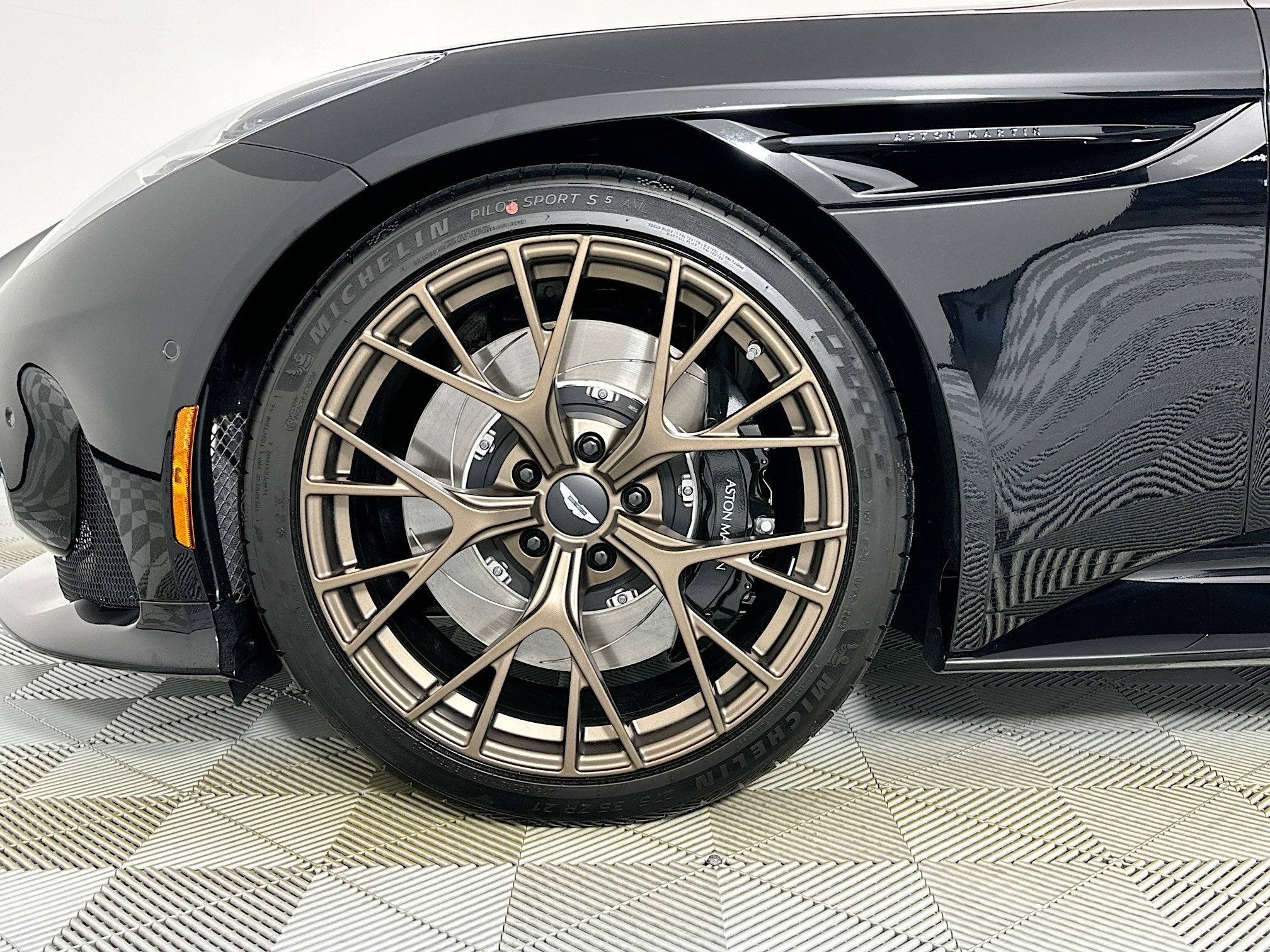 2026 Aston Martin DB12 Volante