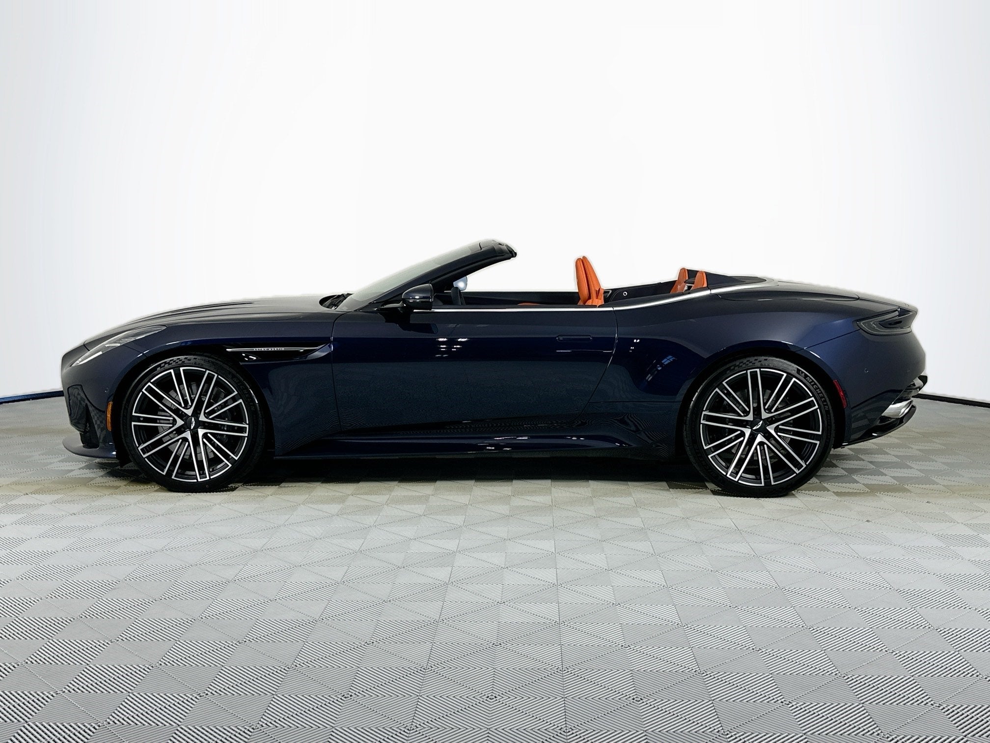 2026 Aston Martin DB12 Volante