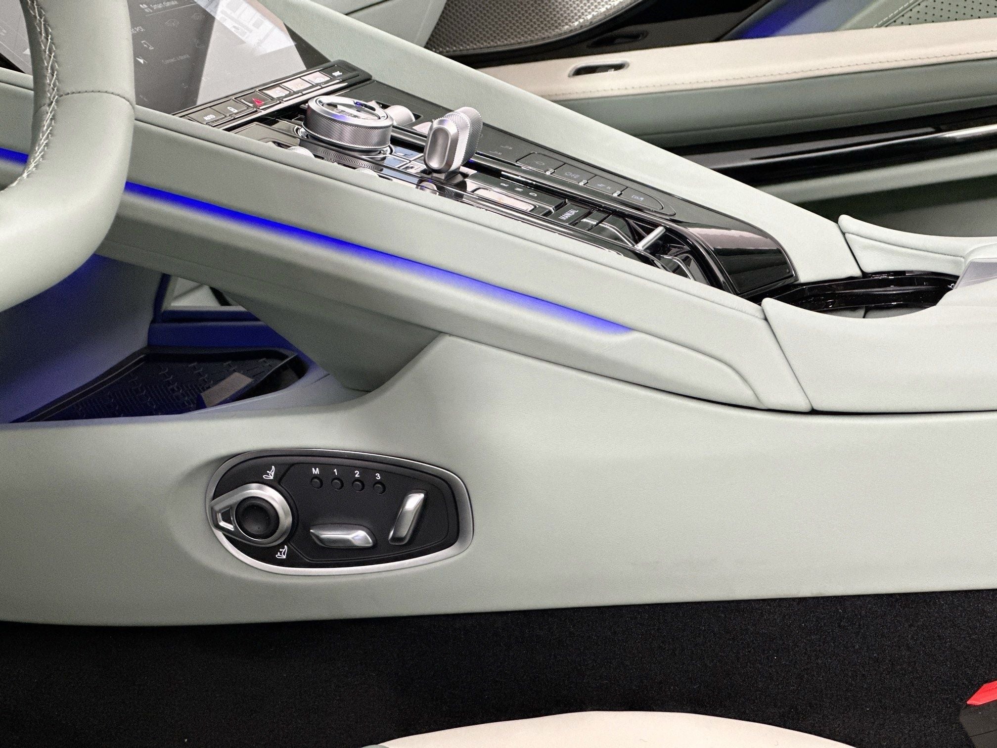 2026 Aston Martin DB12 Volante S
