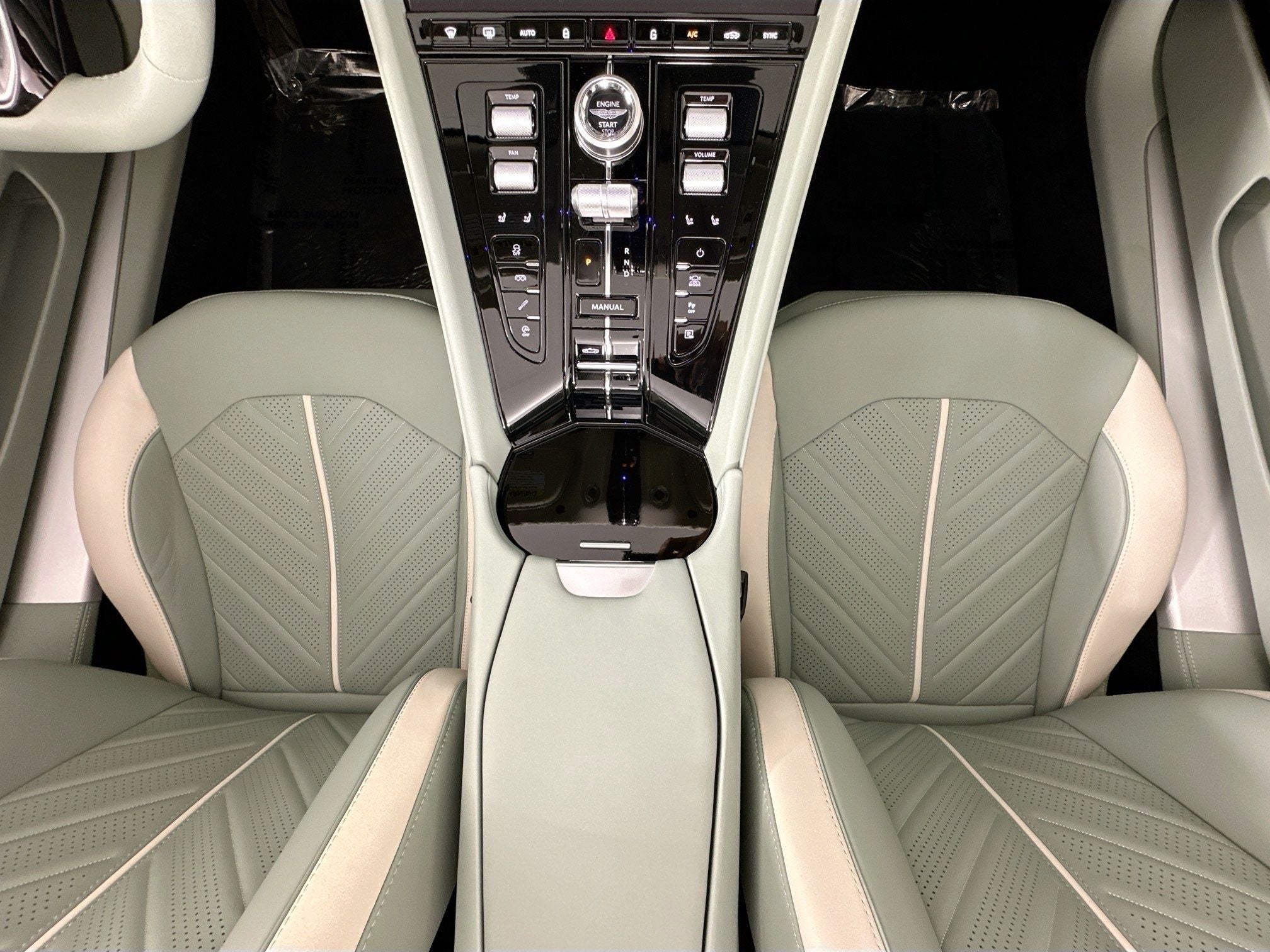 2026 Aston Martin DB12 Volante S