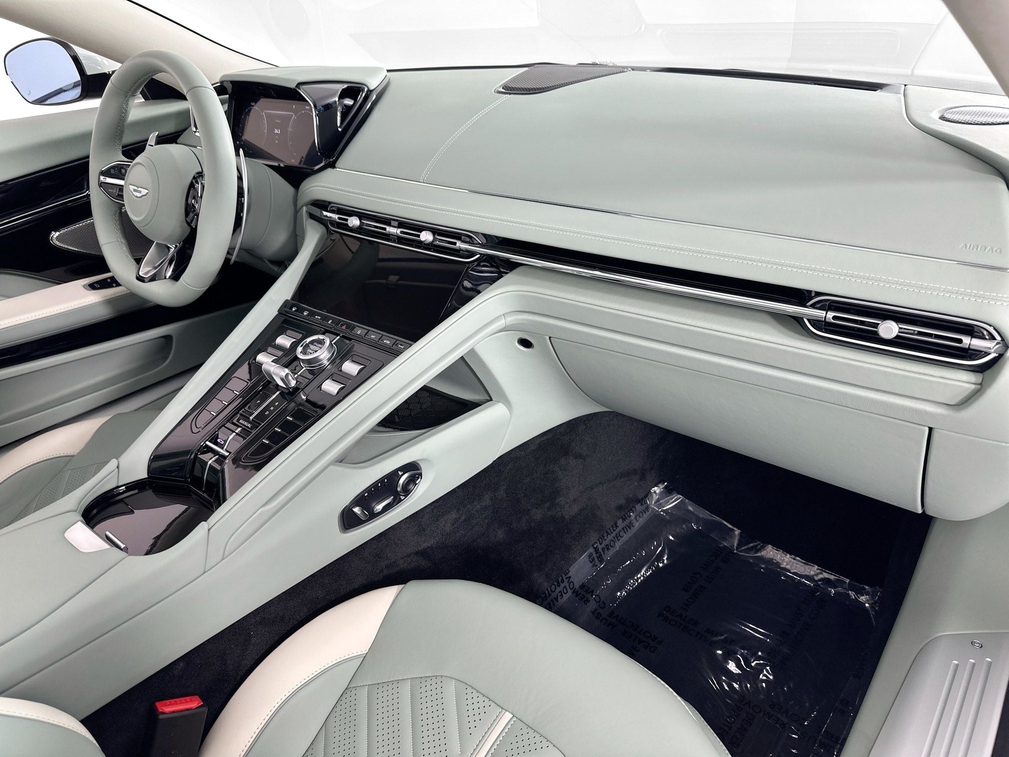 2026 Aston Martin DB12 Volante S