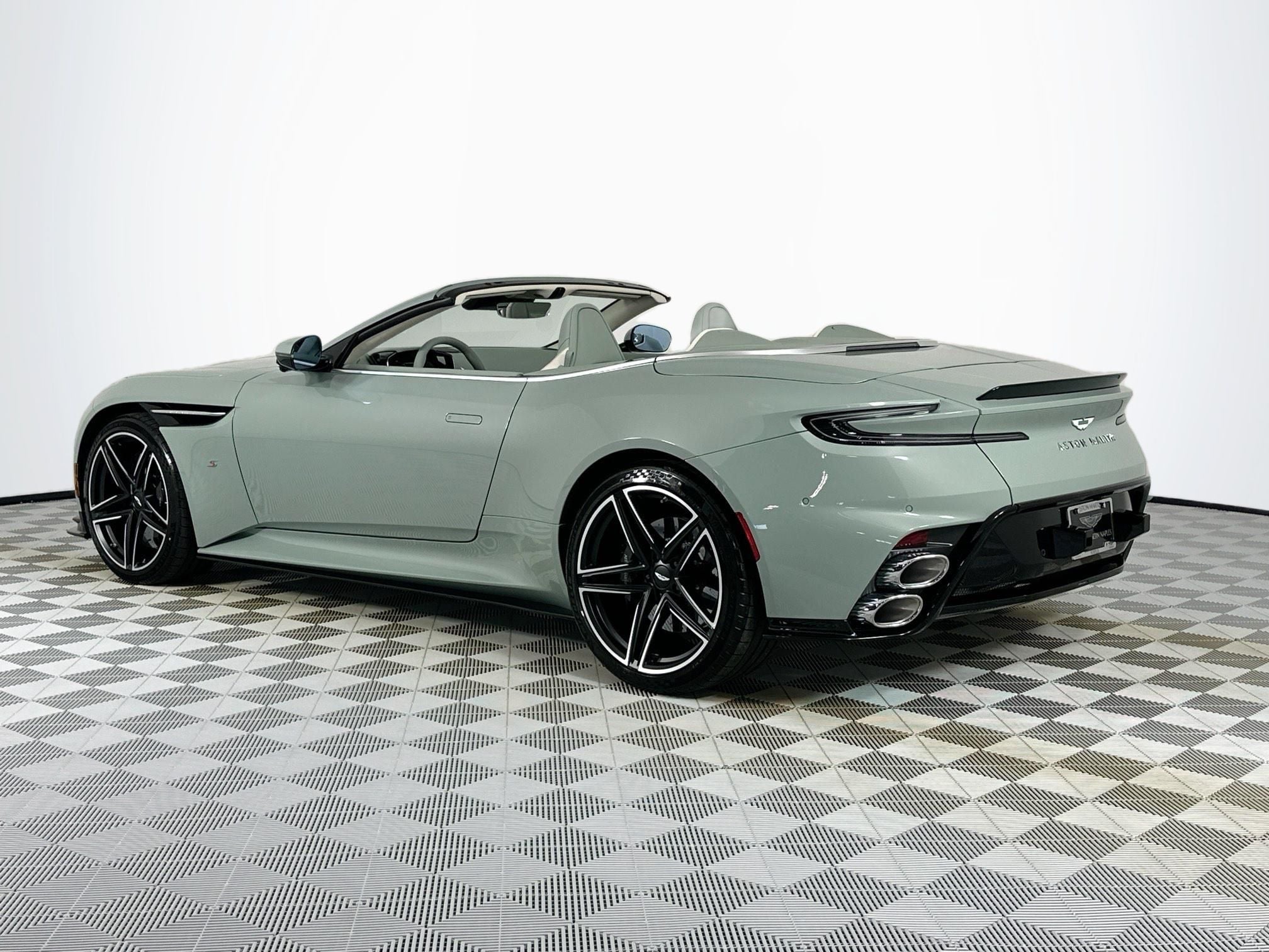 2026 Aston Martin DB12 Volante S