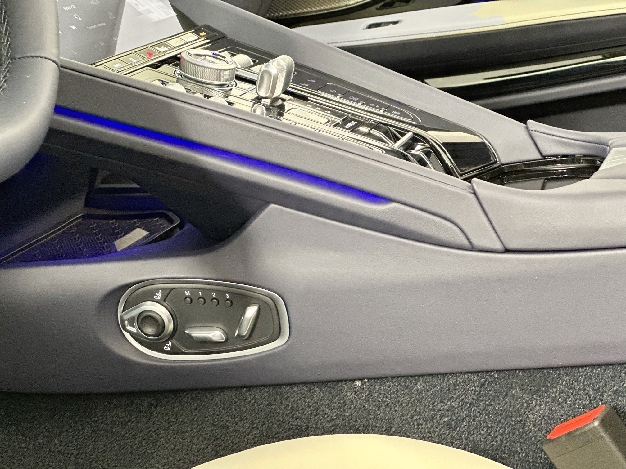 2026 Aston Martin DB12 Volante S