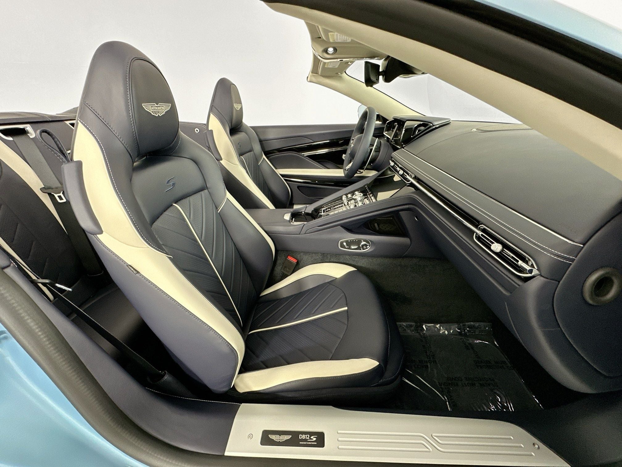 2026 Aston Martin DB12 Volante S