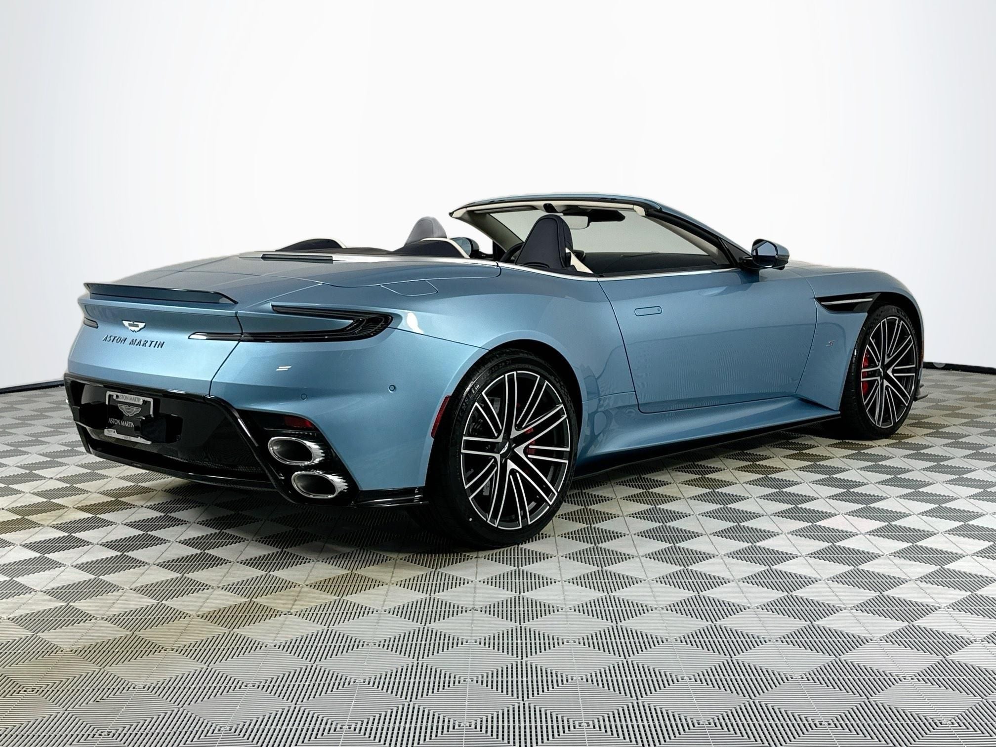 2026 Aston Martin DB12 Volante S