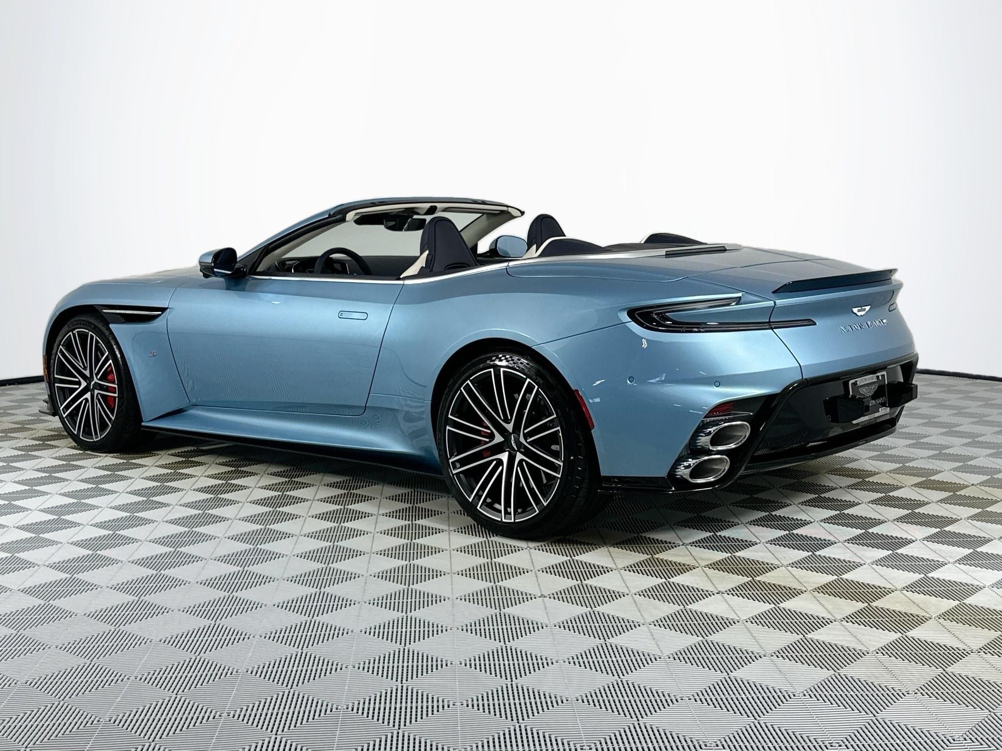 2026 Aston Martin DB12 Volante S