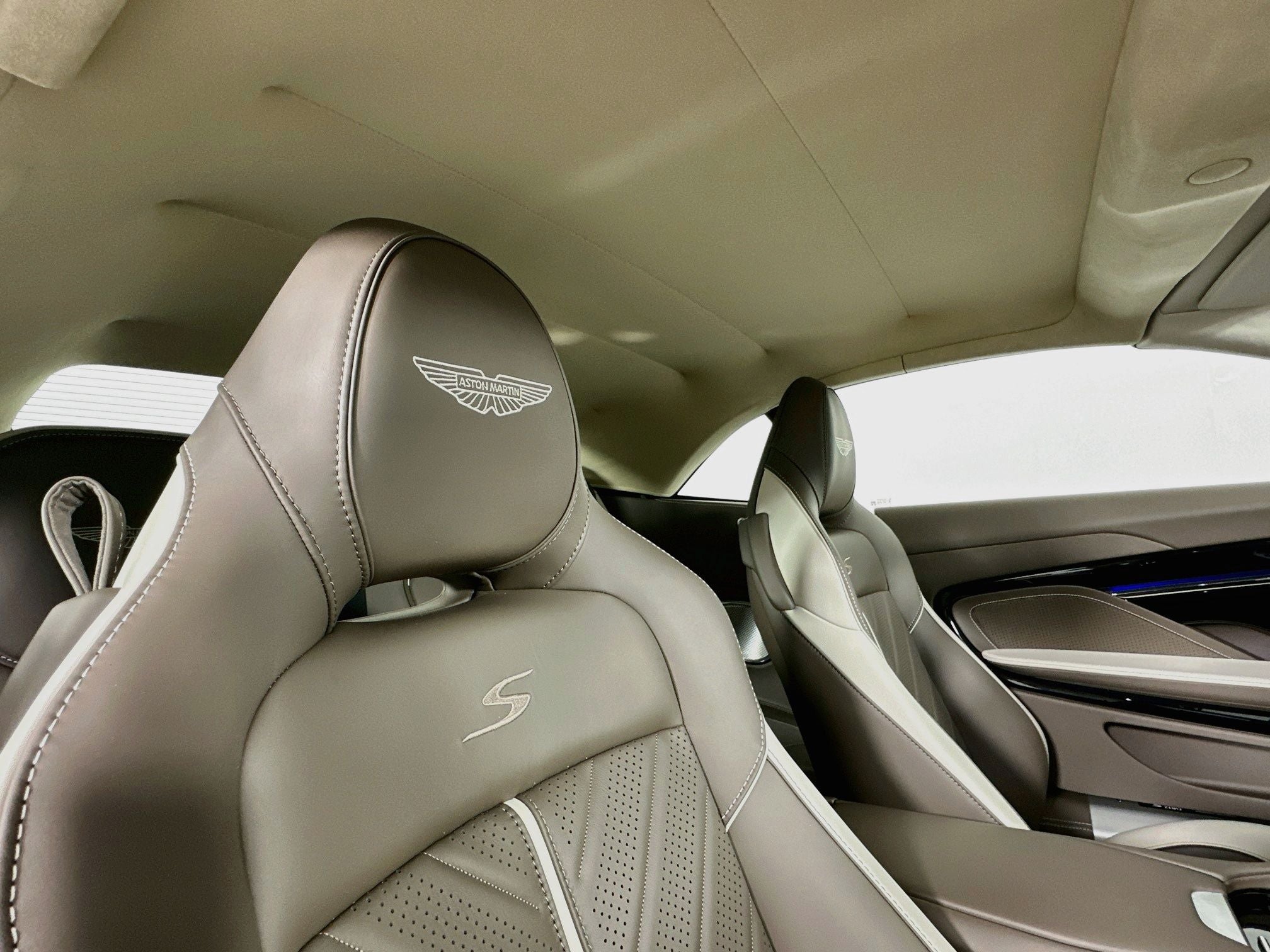 2026 Aston Martin DB12 Volante S