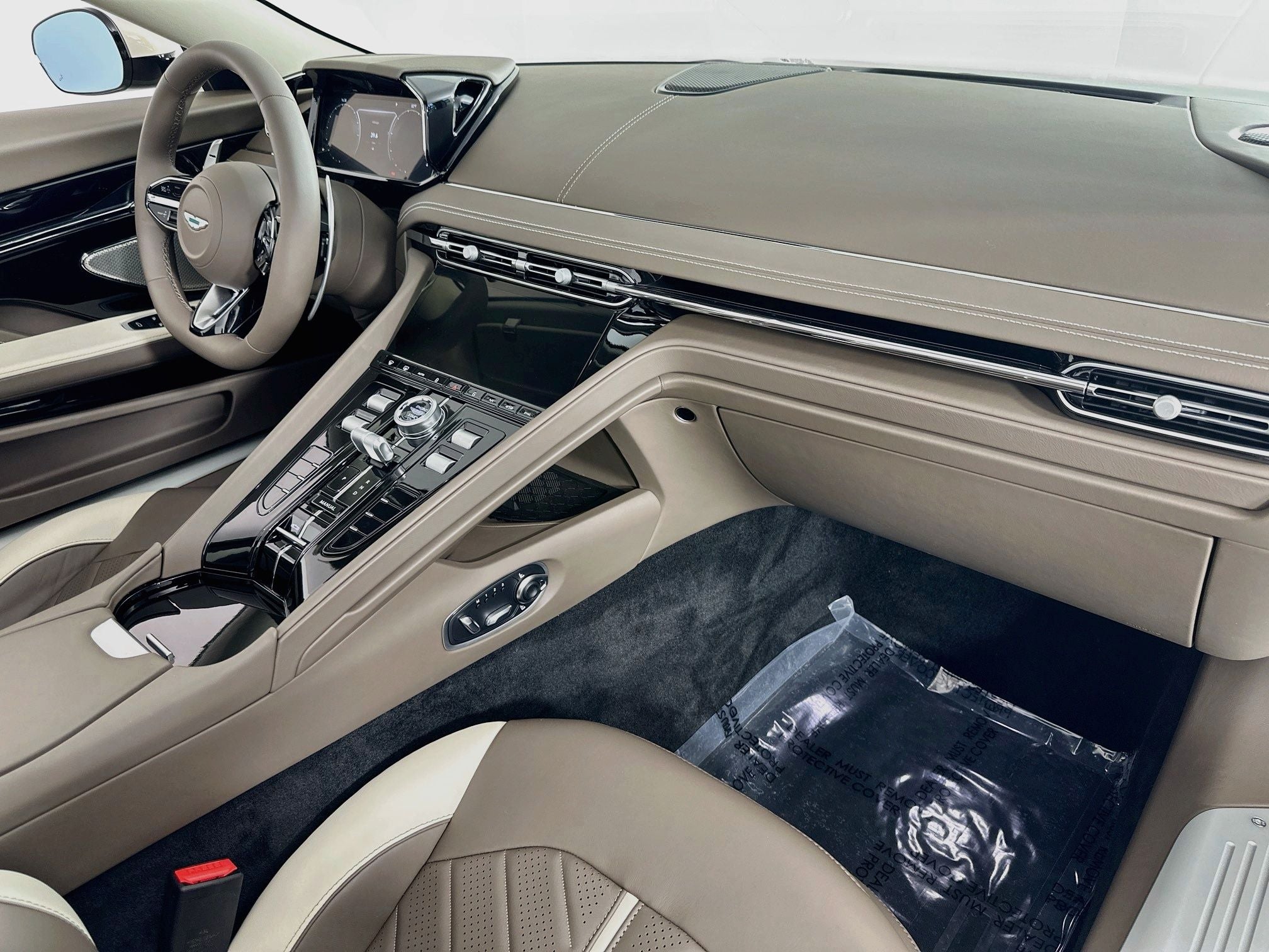 2026 Aston Martin DB12 Volante S