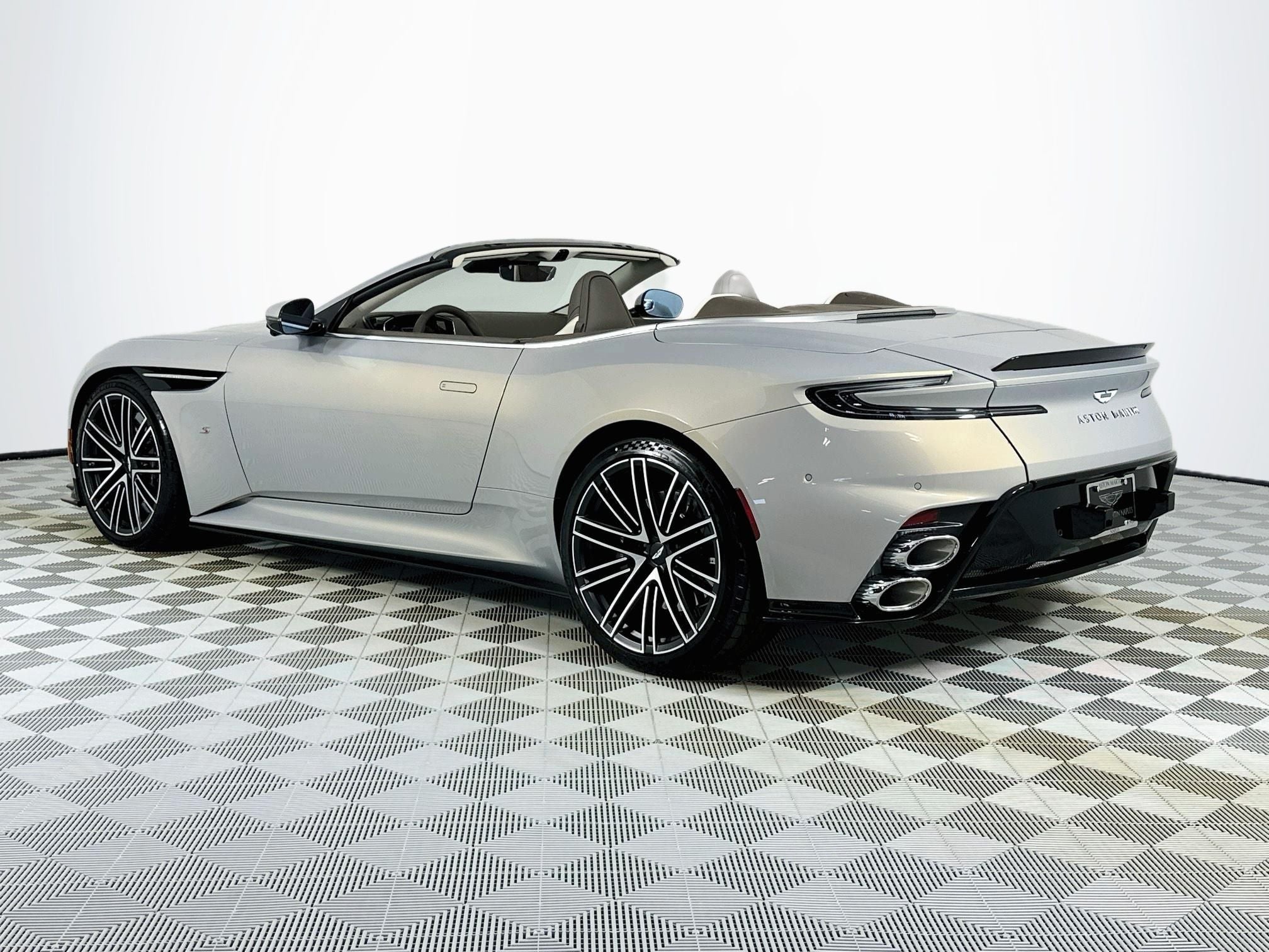 2026 Aston Martin DB12 Volante S