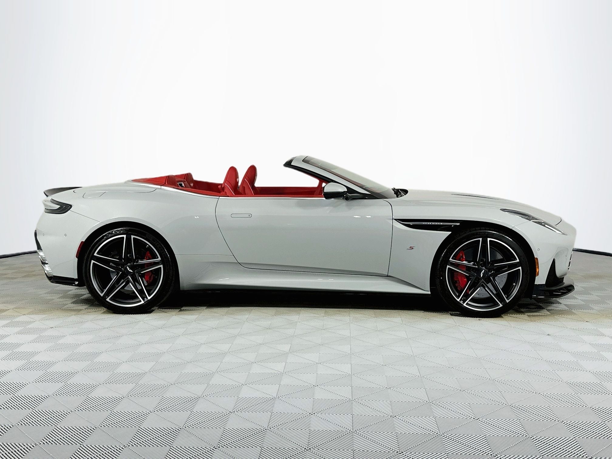 2026 Aston Martin DB12 S Volante