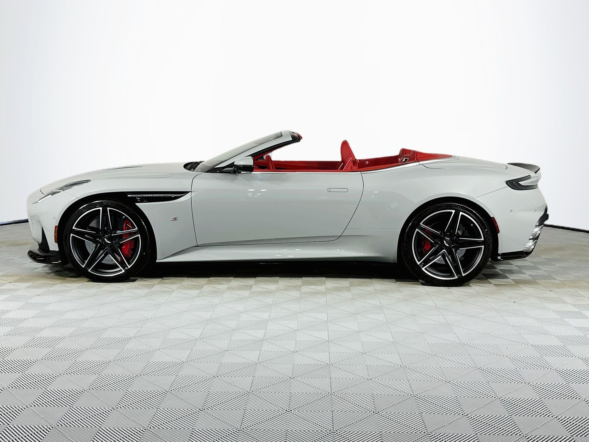 2026 Aston Martin DB12 S Volante