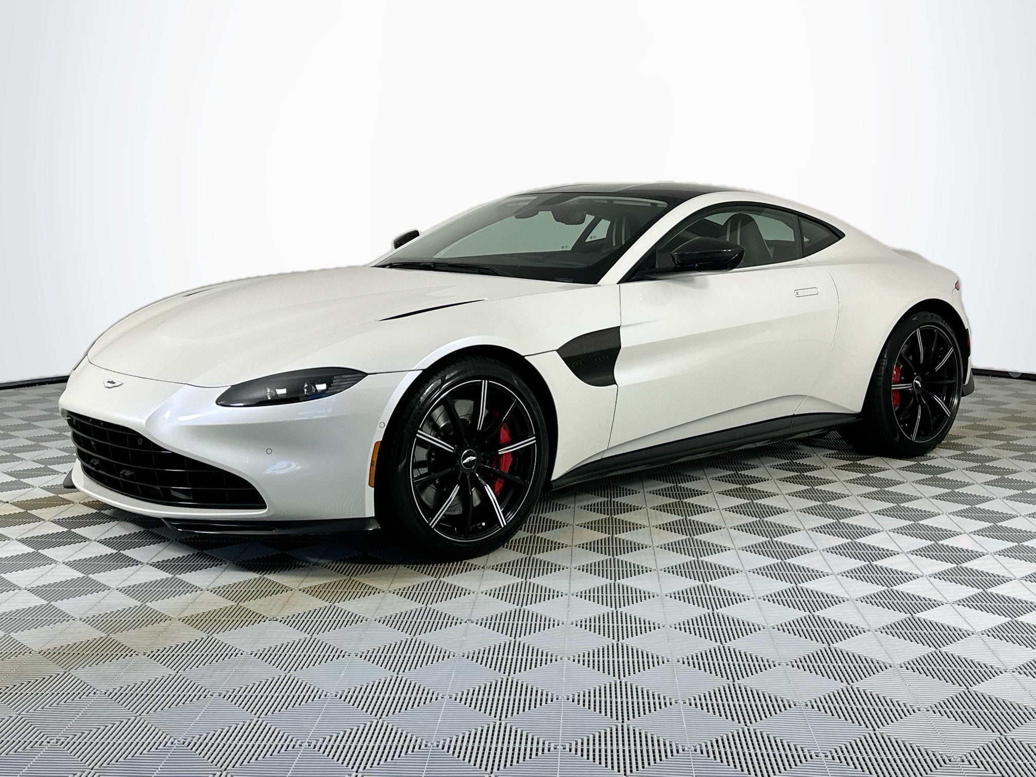 2021 Aston Martin Vantage Base