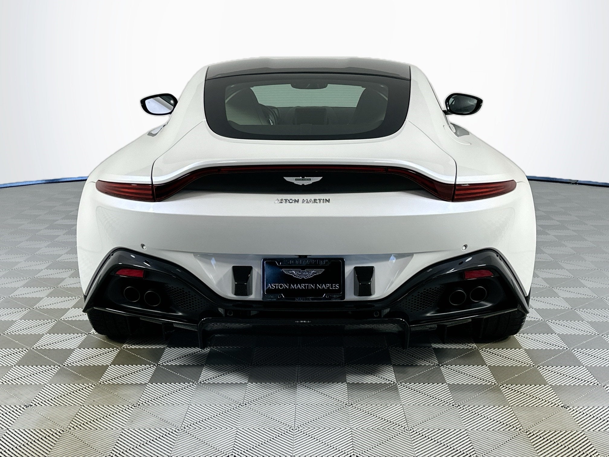 2021 Aston Martin Vantage Base