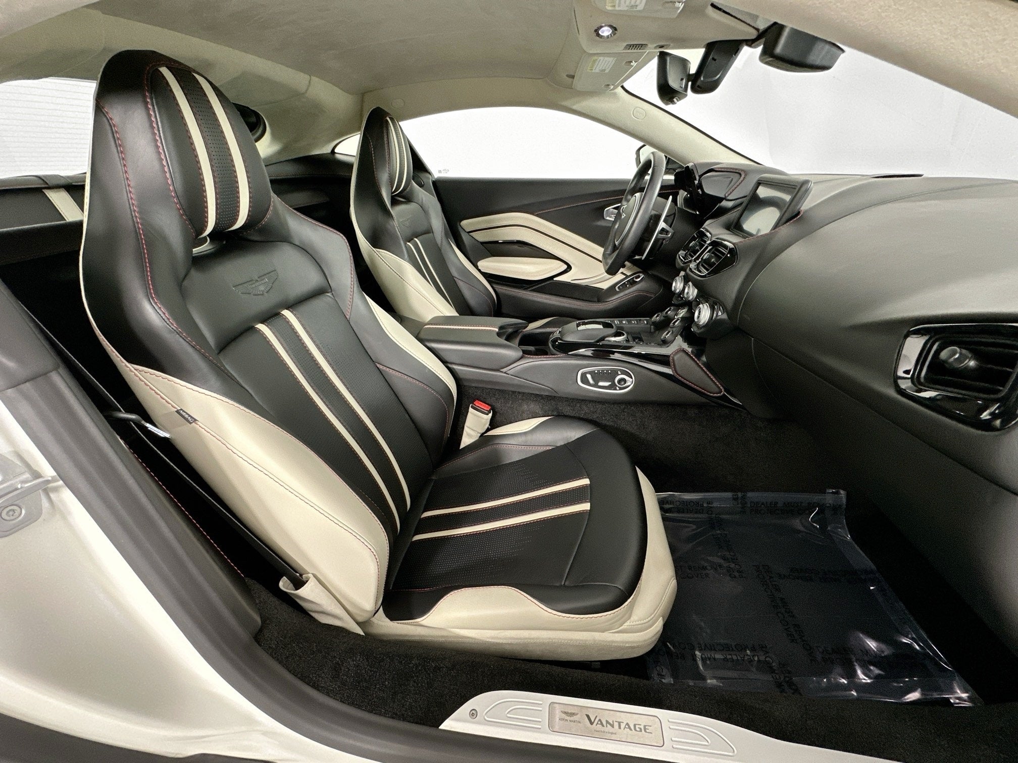 2021 Aston Martin Vantage Base