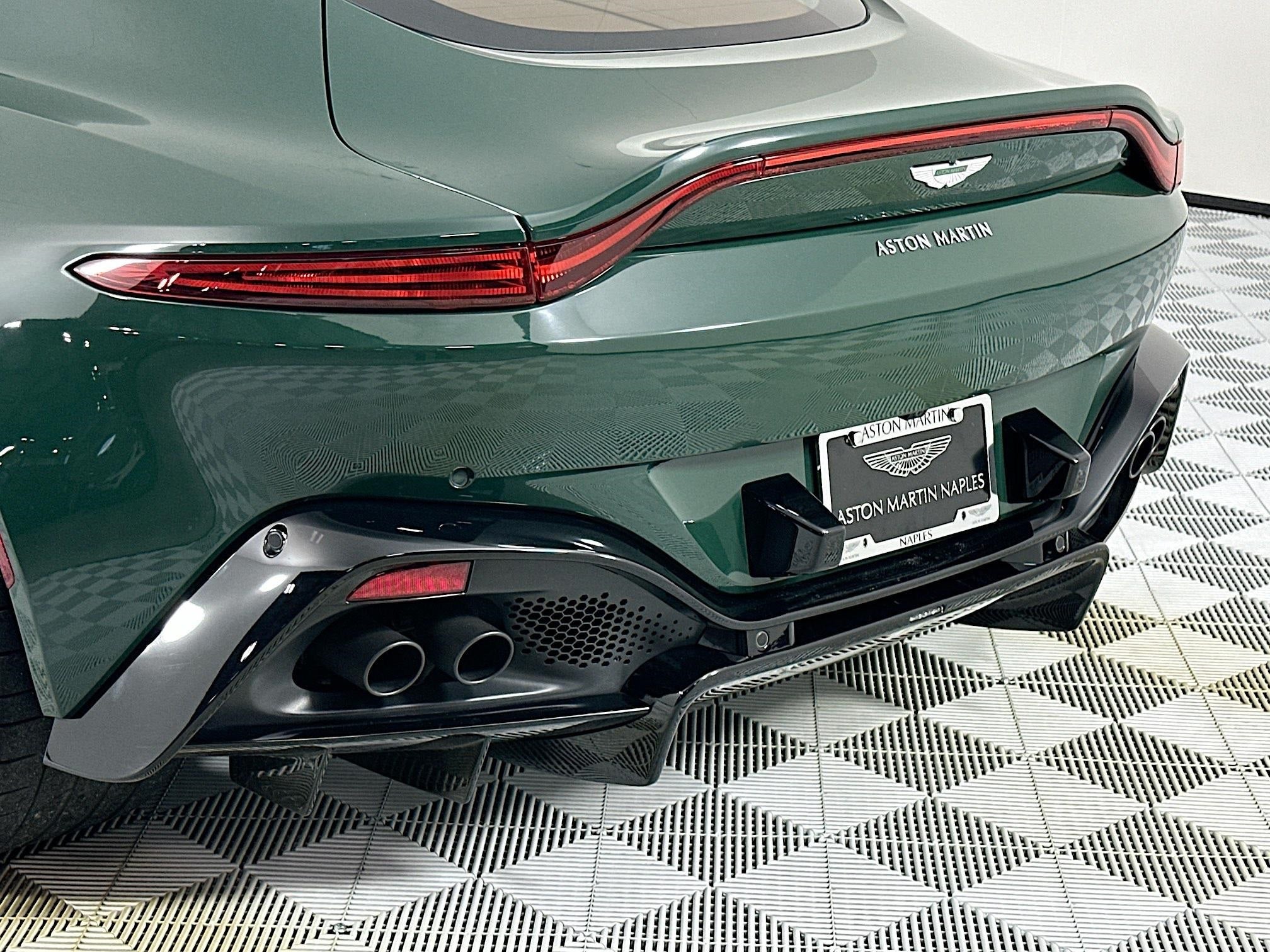 2020 Aston Martin Vantage Base