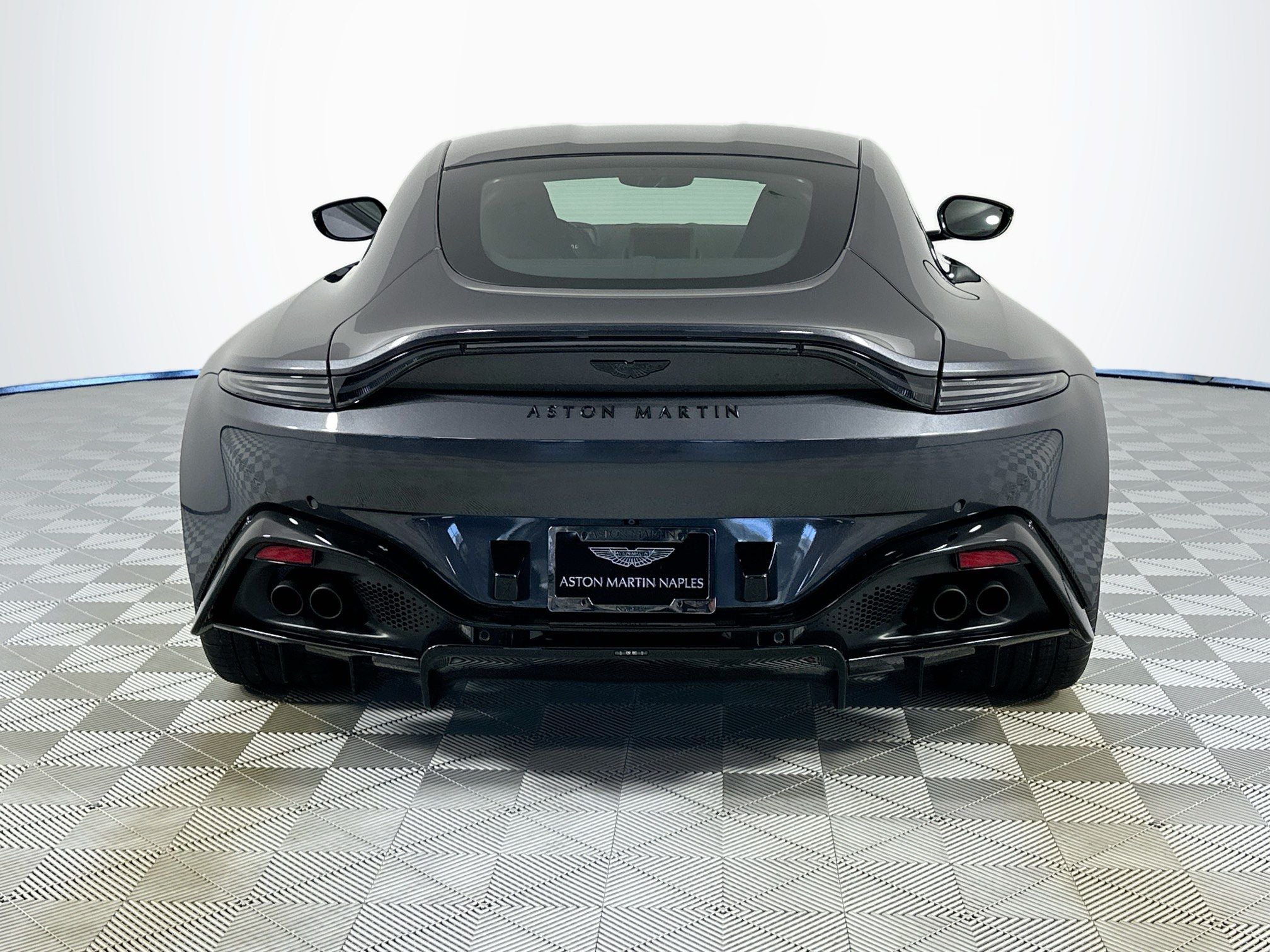 2023 Aston Martin Vantage Base