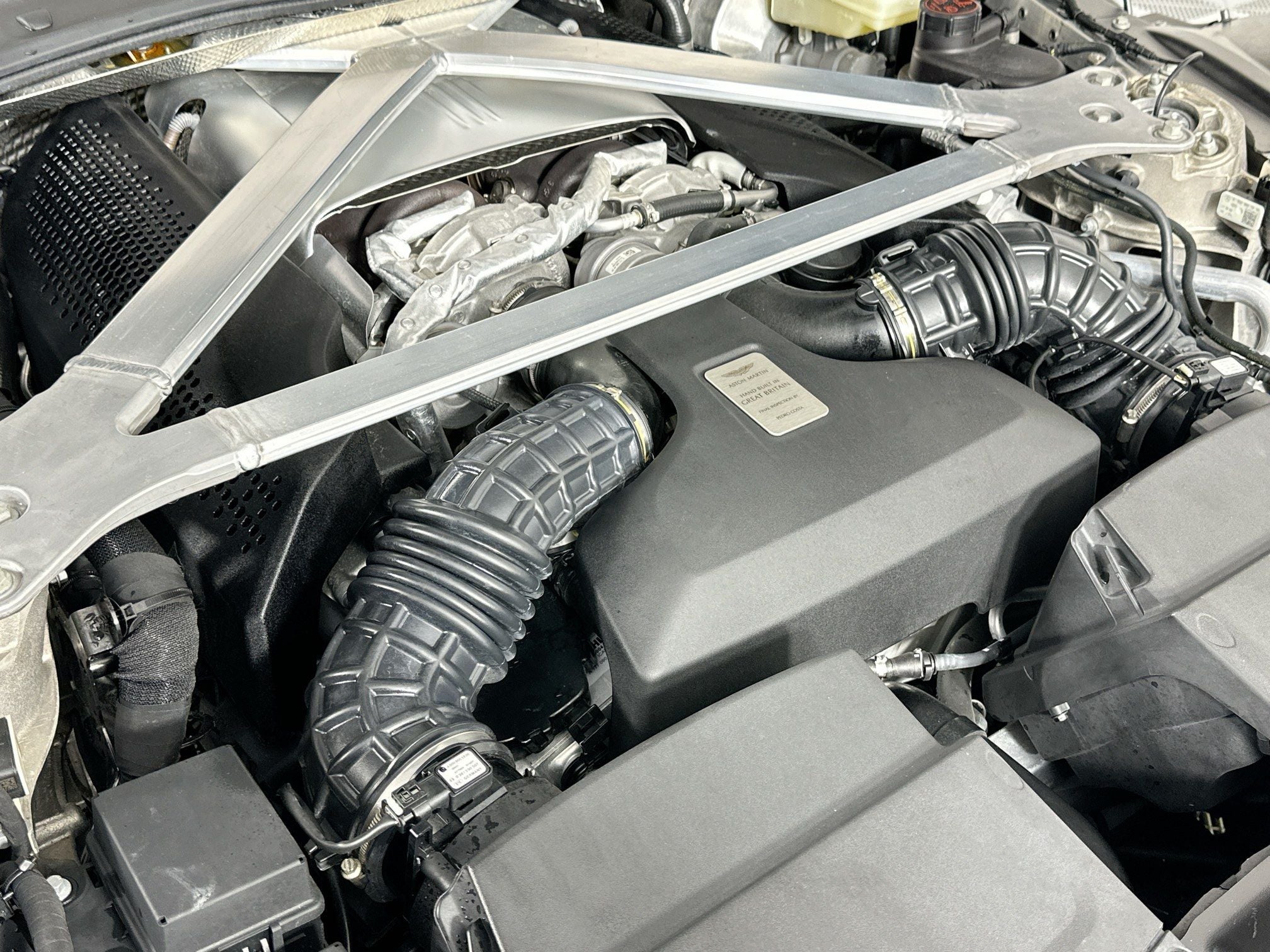 2023 Aston Martin Vantage Base