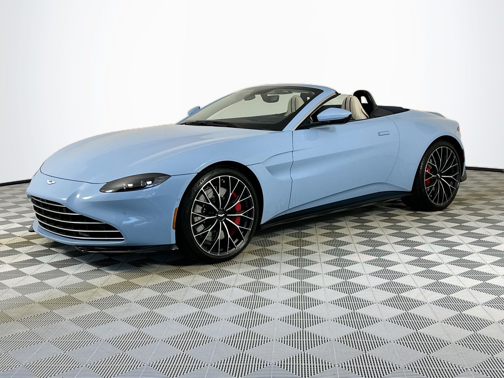 2023 Aston Martin Vantage Roadster