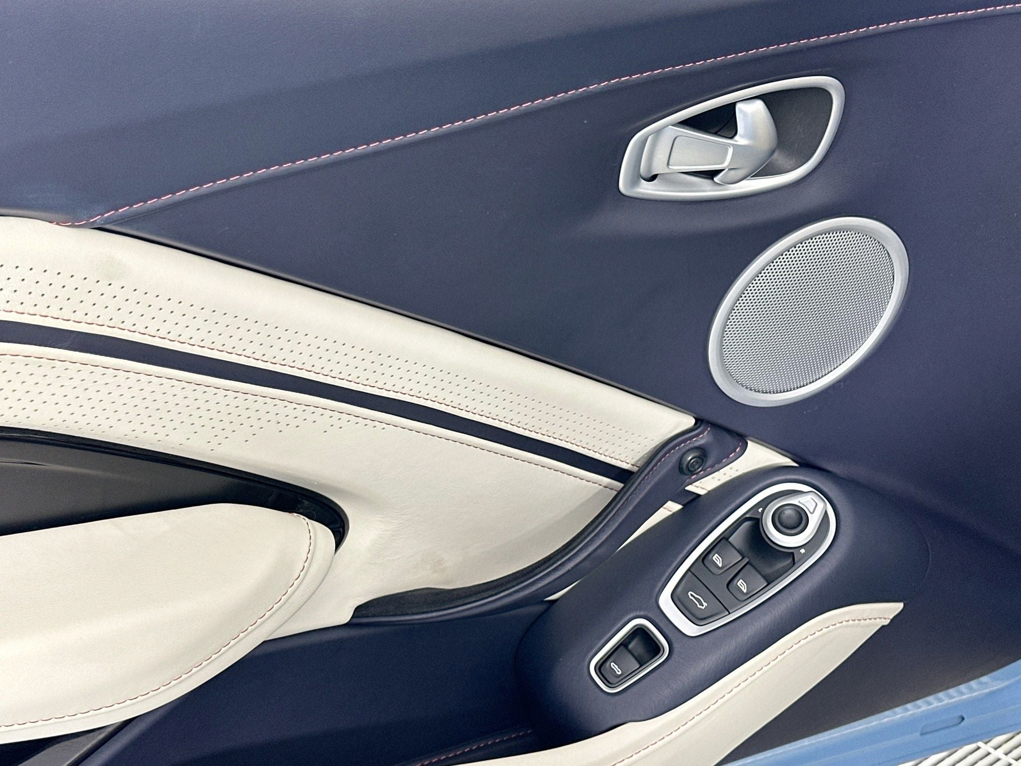 2023 Aston Martin Vantage Roadster