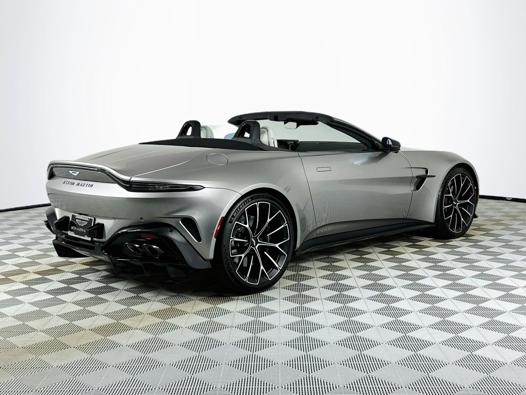 2026 Aston Martin Vantage Roadster
