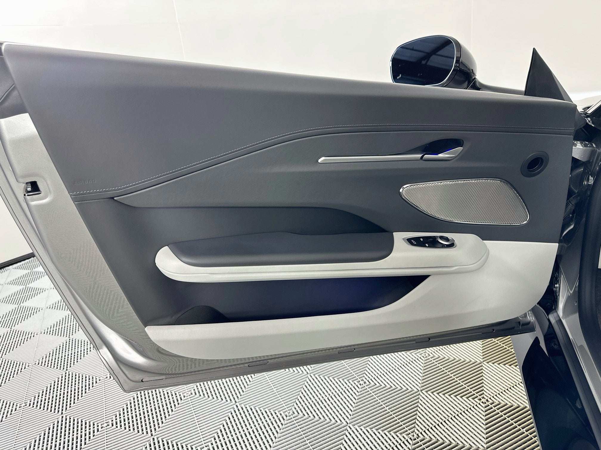 2026 Aston Martin Vantage Roadster
