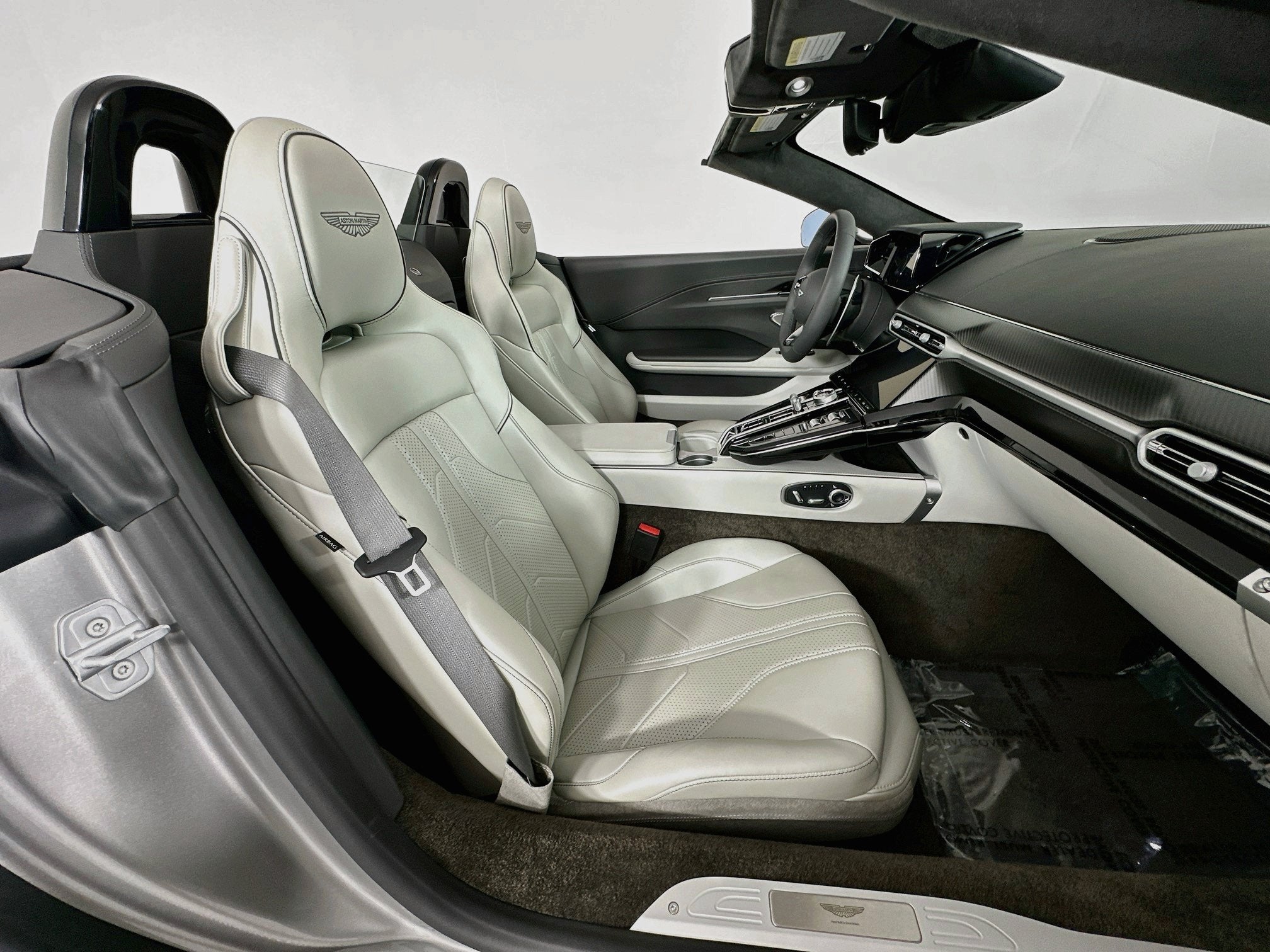 2026 Aston Martin Vantage Roadster