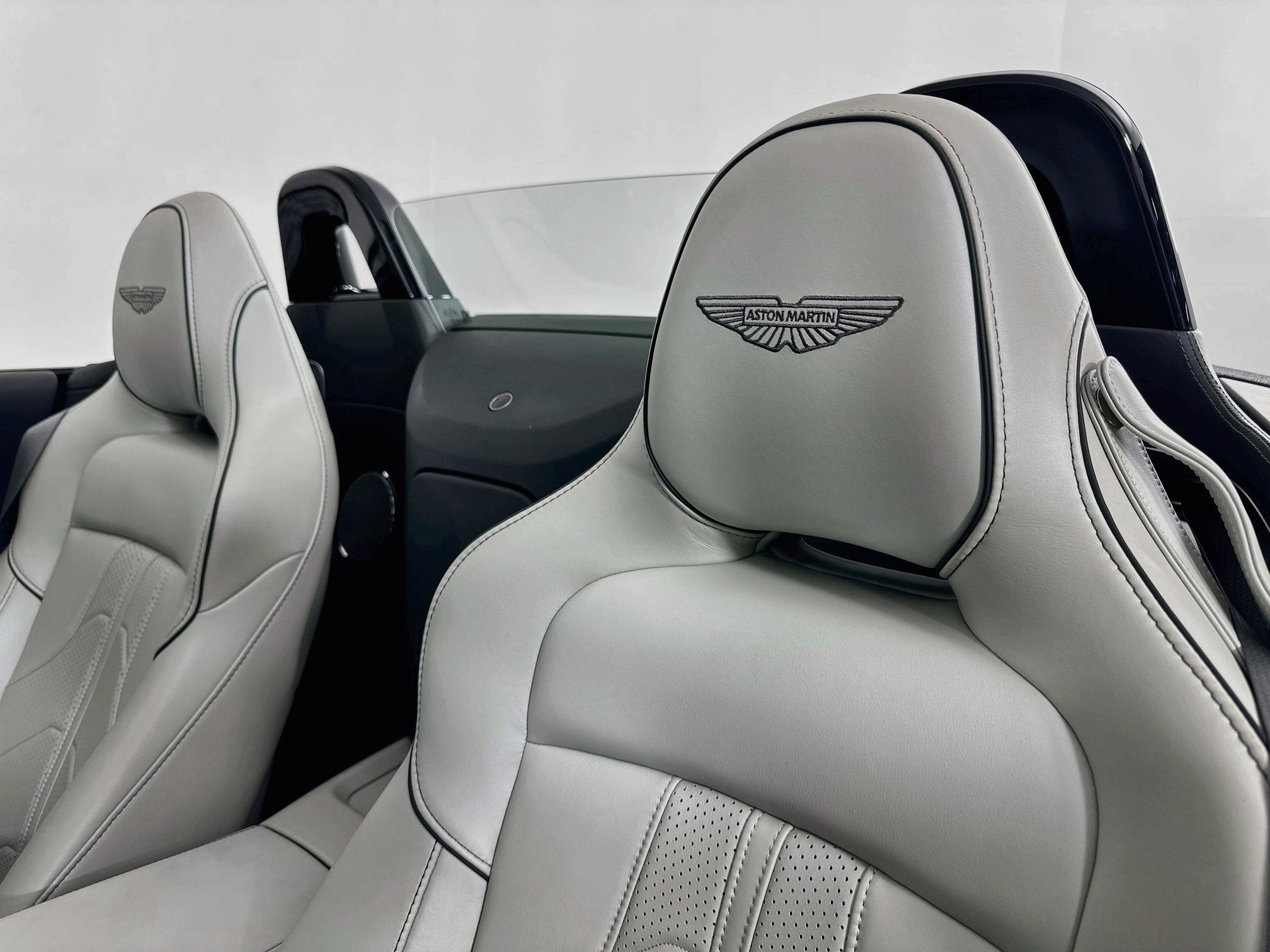 2026 Aston Martin Vantage Roadster