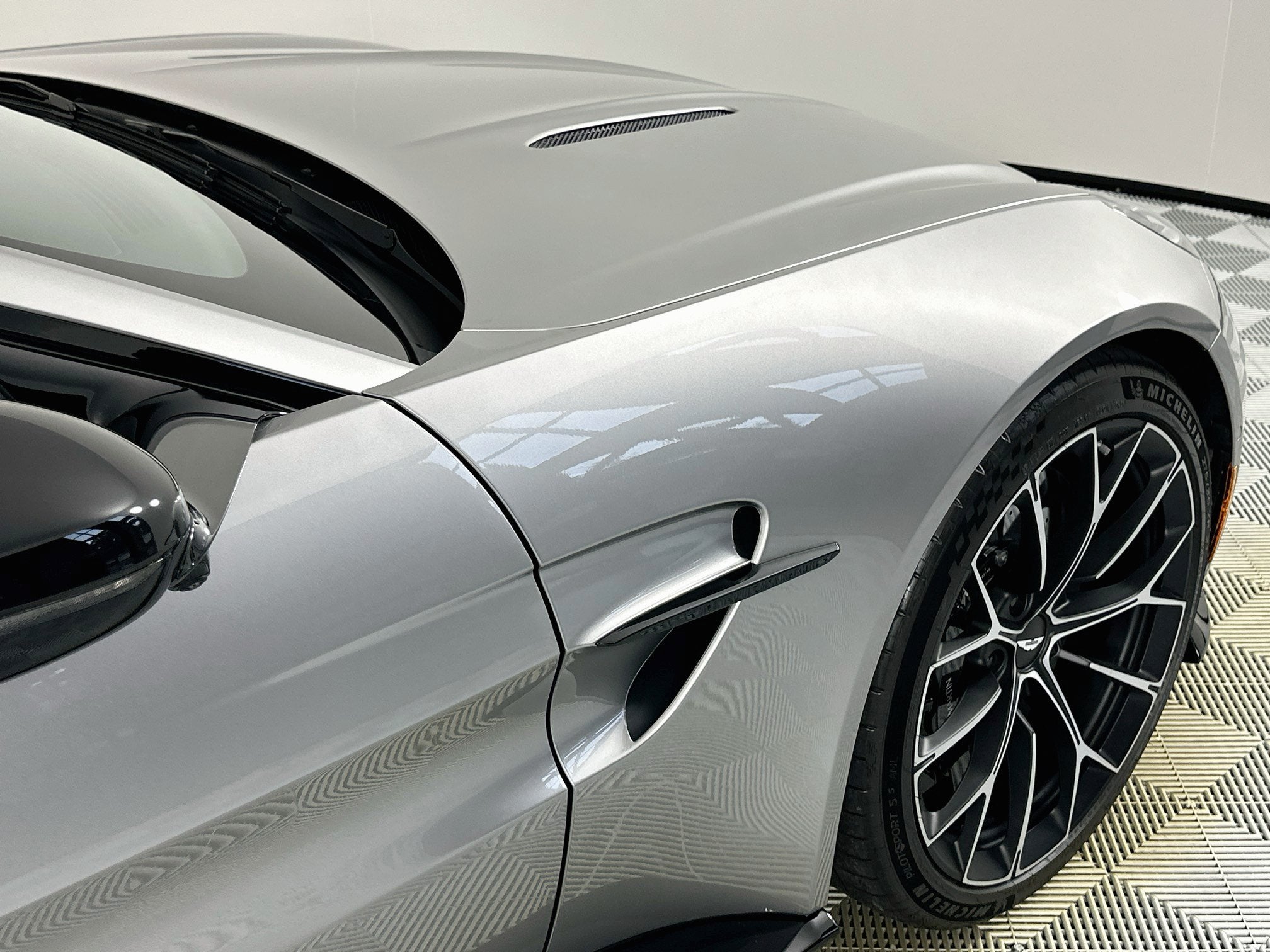 2026 Aston Martin Vantage Roadster