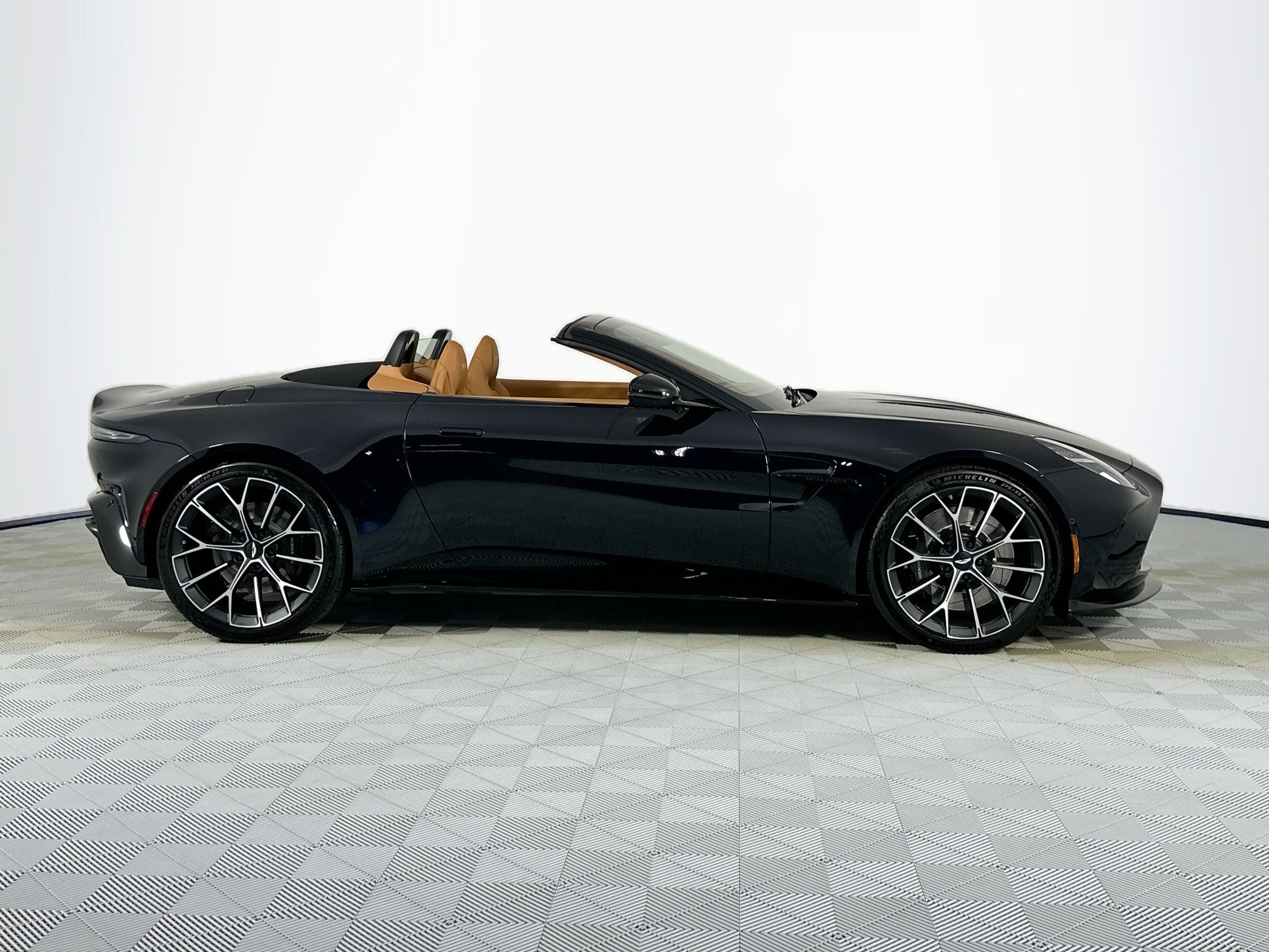 2026 Aston Martin Vantage Roadster
