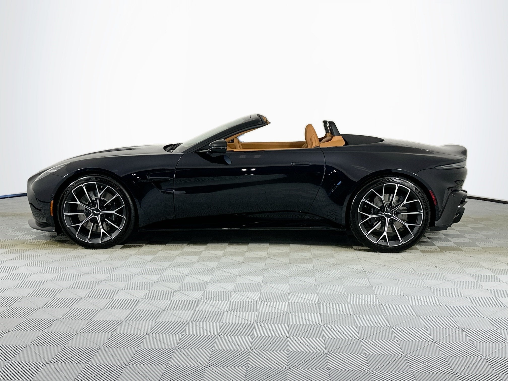 2026 Aston Martin Vantage Roadster