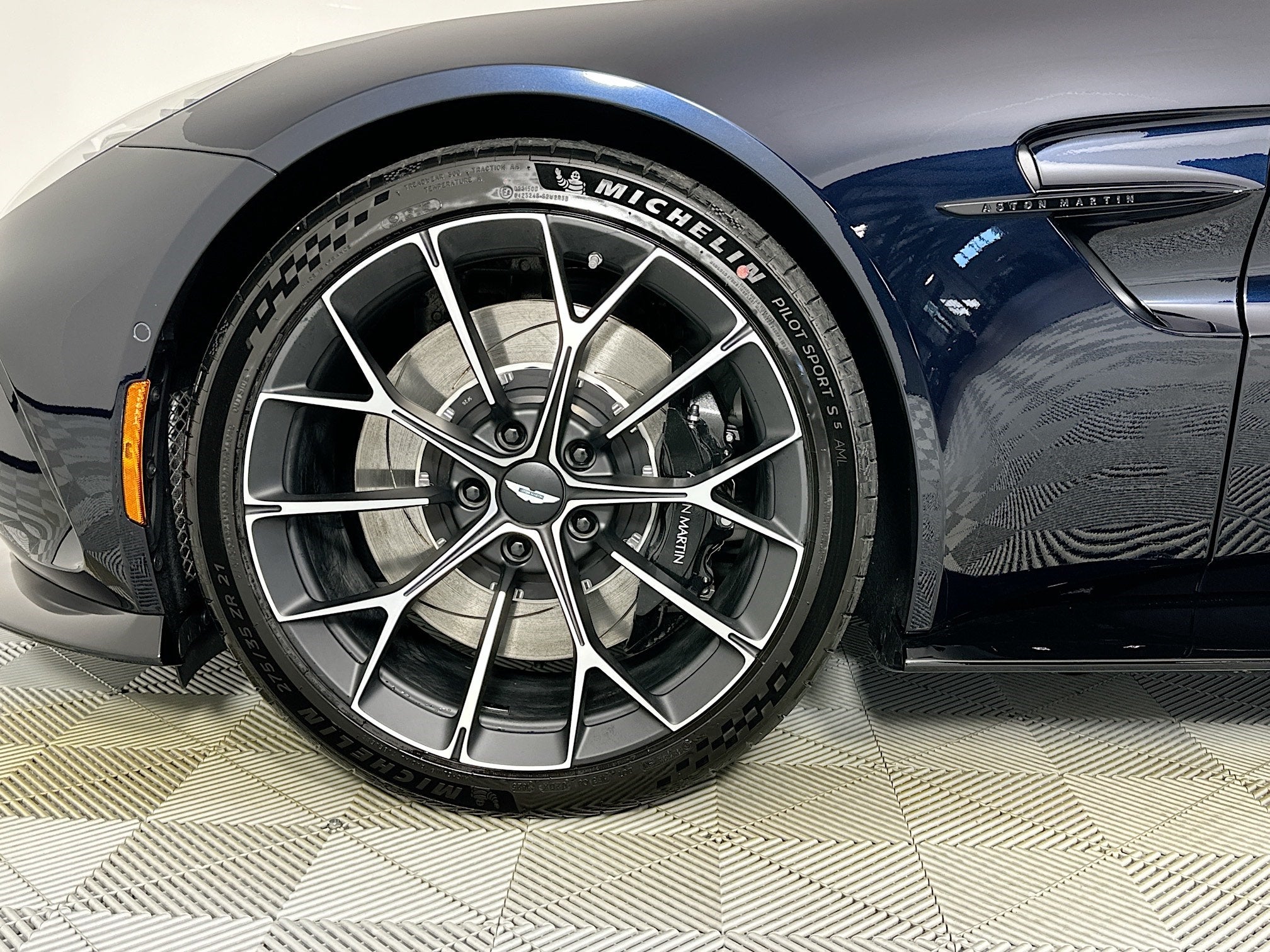 2026 Aston Martin Vantage Roadster