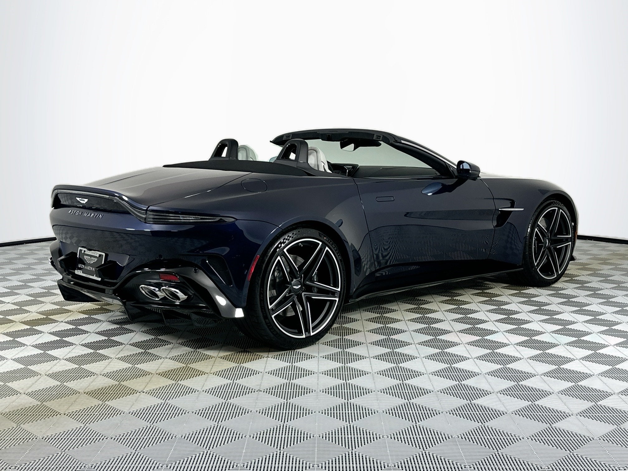 2026 Aston Martin Vantage Roadster