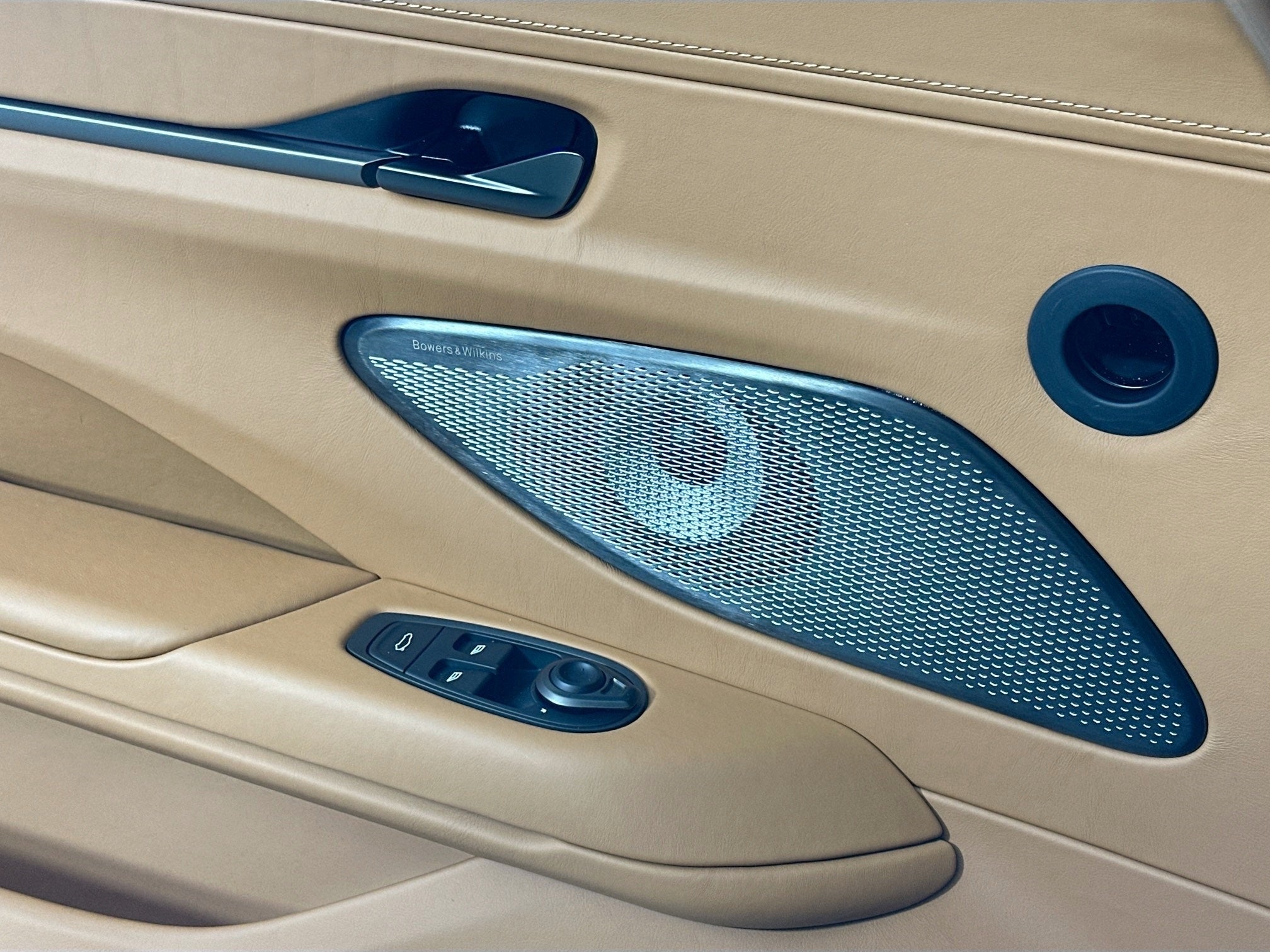 2026 Aston Martin Vantage Roadster