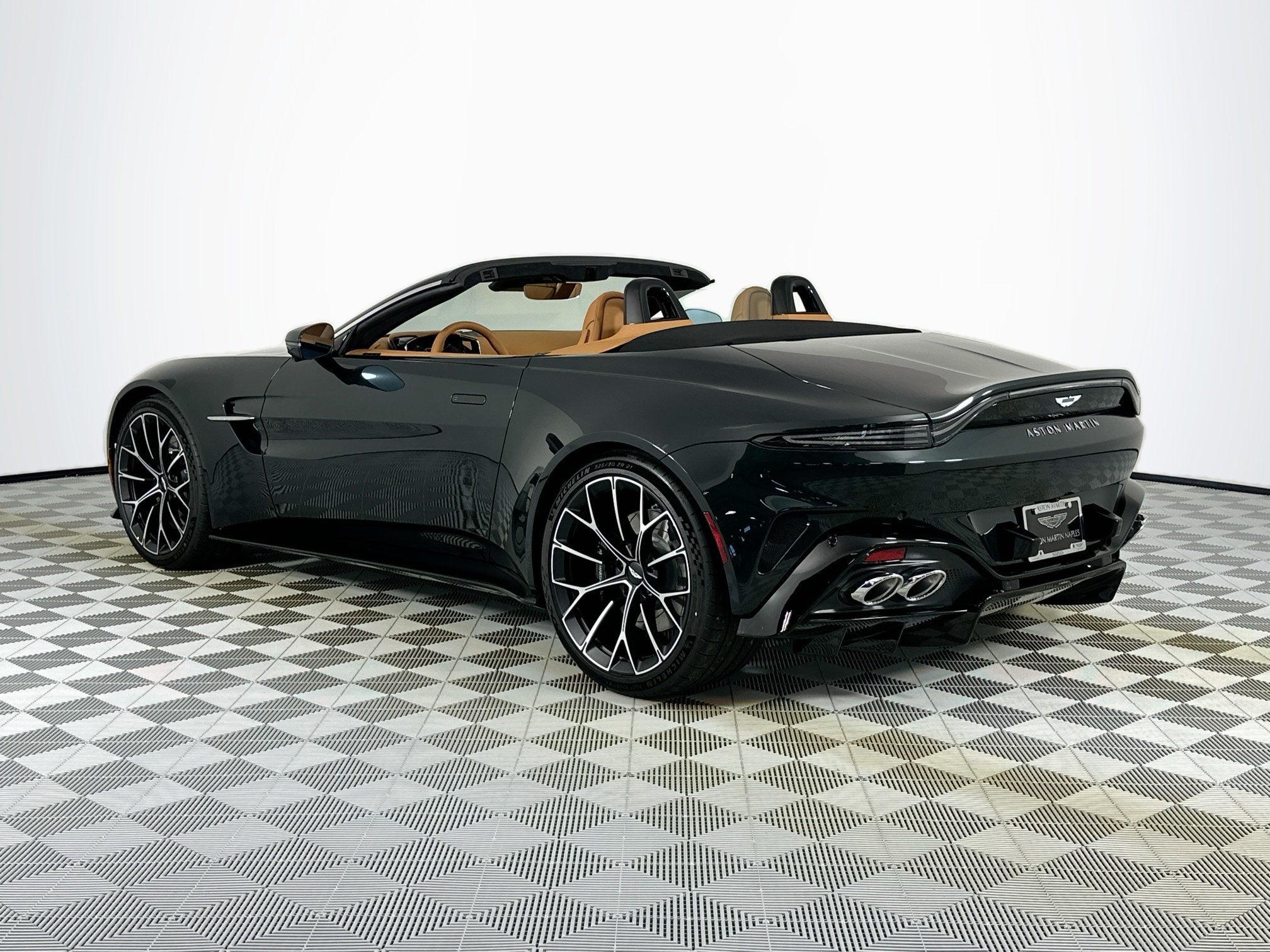 2026 Aston Martin Vantage Roadster