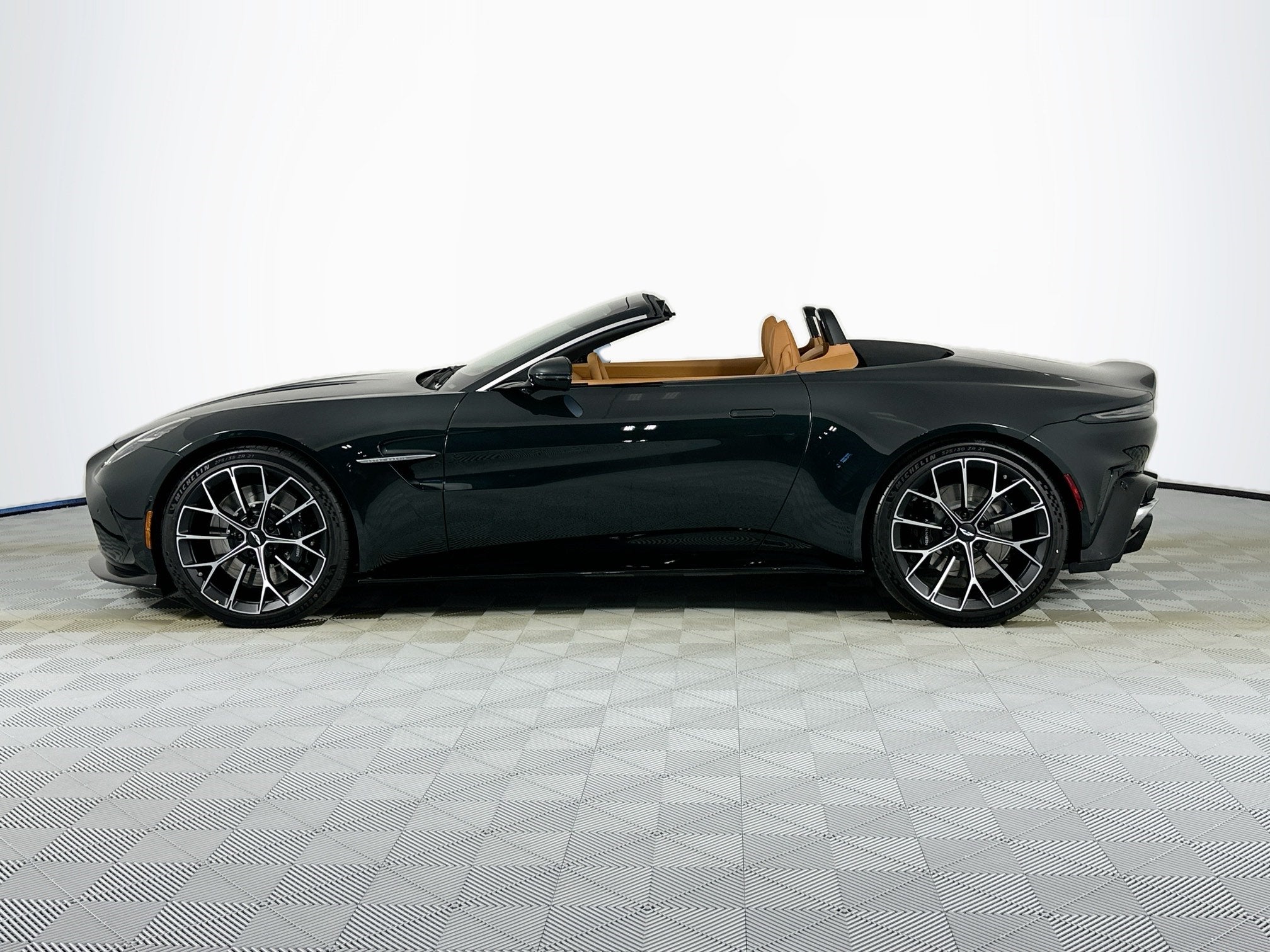 2026 Aston Martin Vantage Roadster