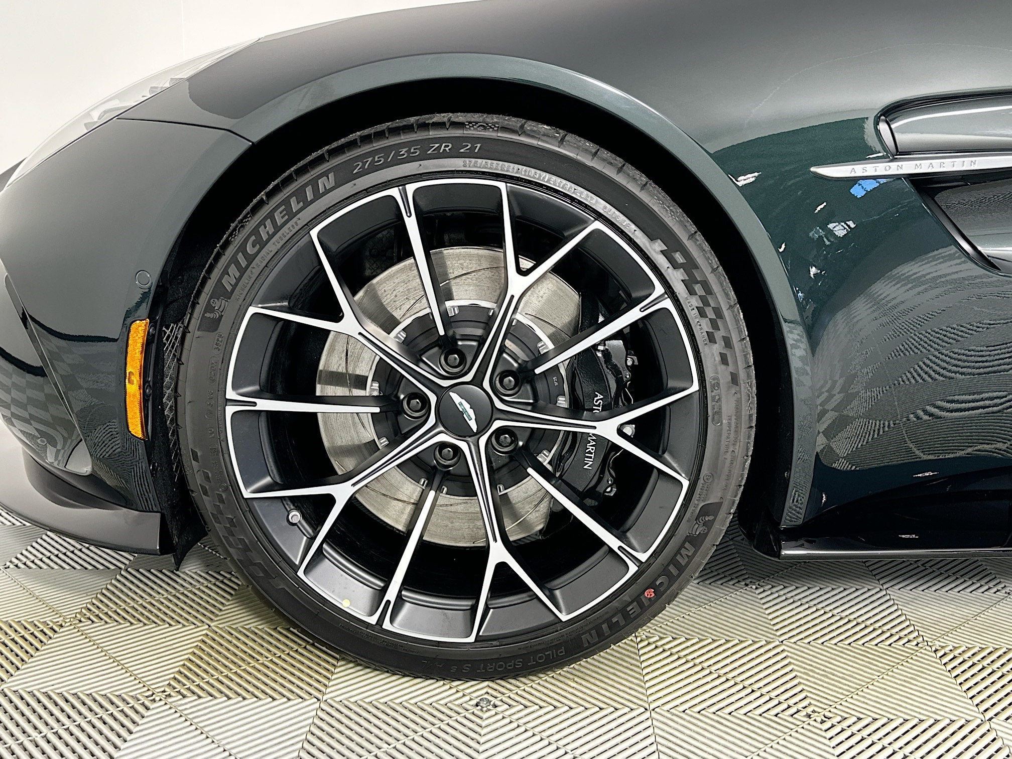 2026 Aston Martin Vantage Roadster