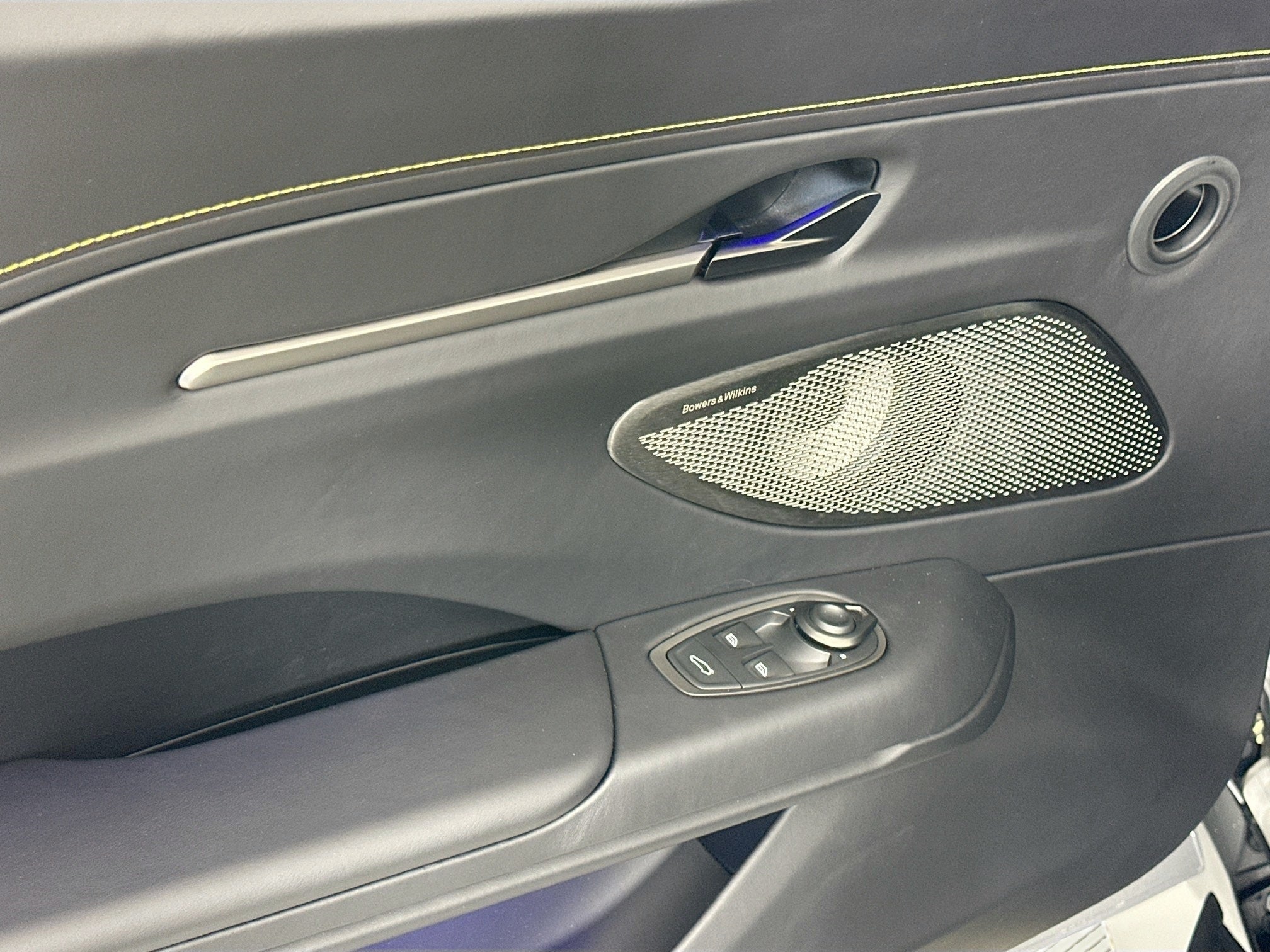 2026 Aston Martin Vantage Roadster